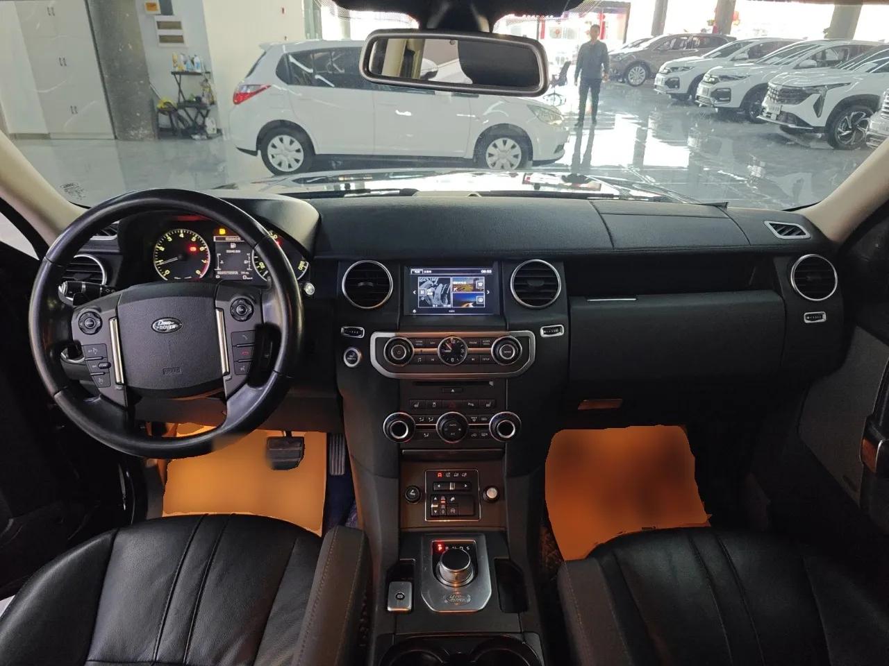 Land Rover Discovery 2016 3.0 SC V6 SE — миниатюра 13