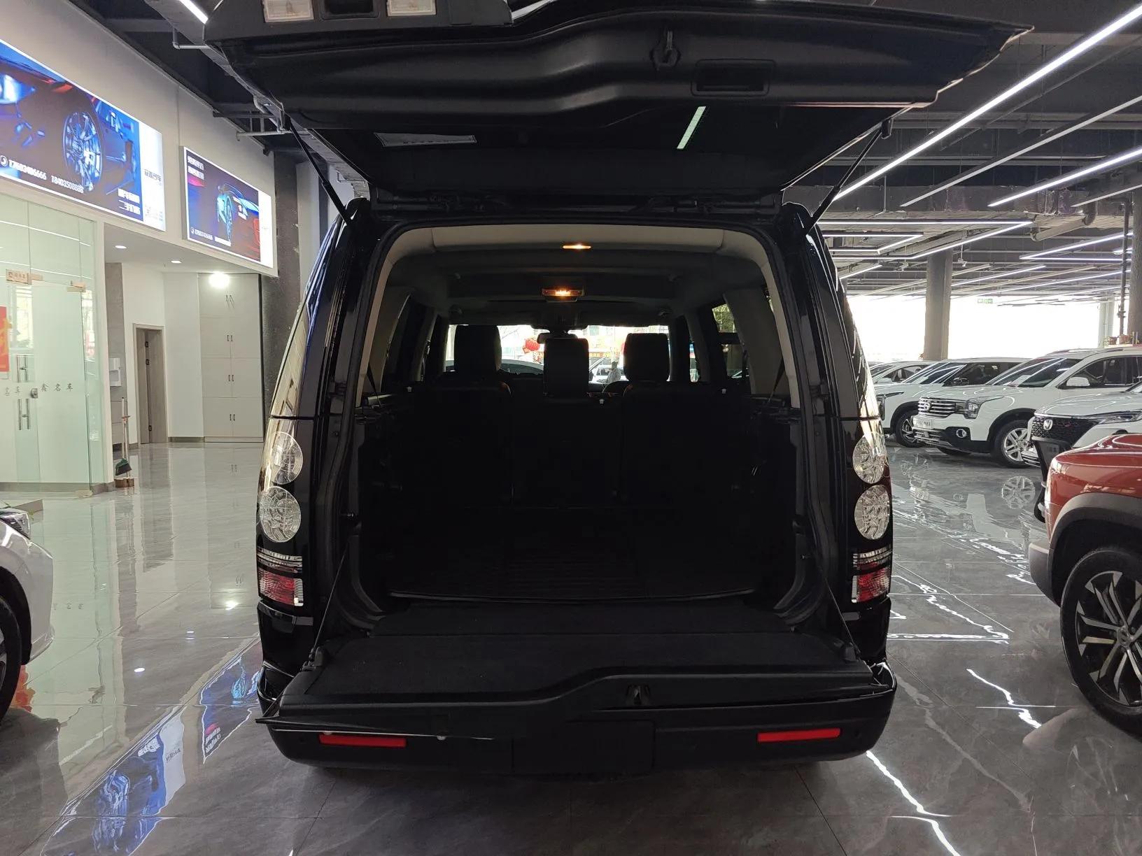 Land Rover Discovery 2016 3.0 SC V6 SE — миниатюра 22