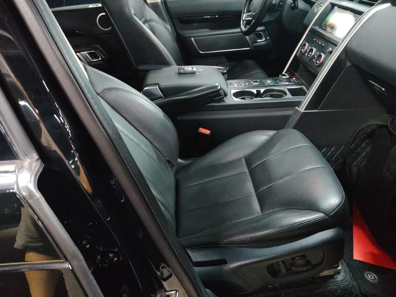 Land Rover Discovery 2018 3.0 SC V6 SE — миниатюра 30