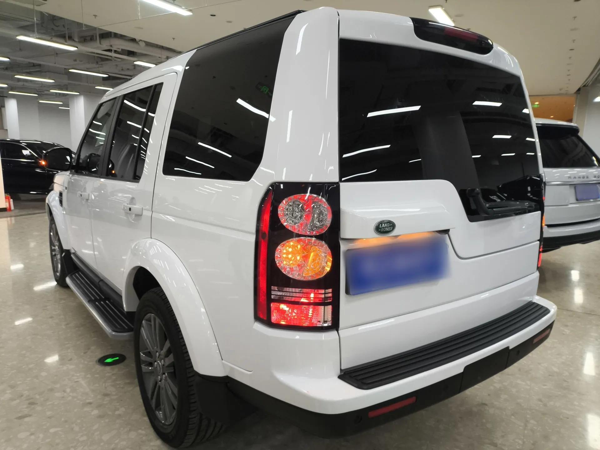 Land Rover Discovery 2016 3.0 SC Obsidian Black Heritage Edition HSE — миниатюра 4