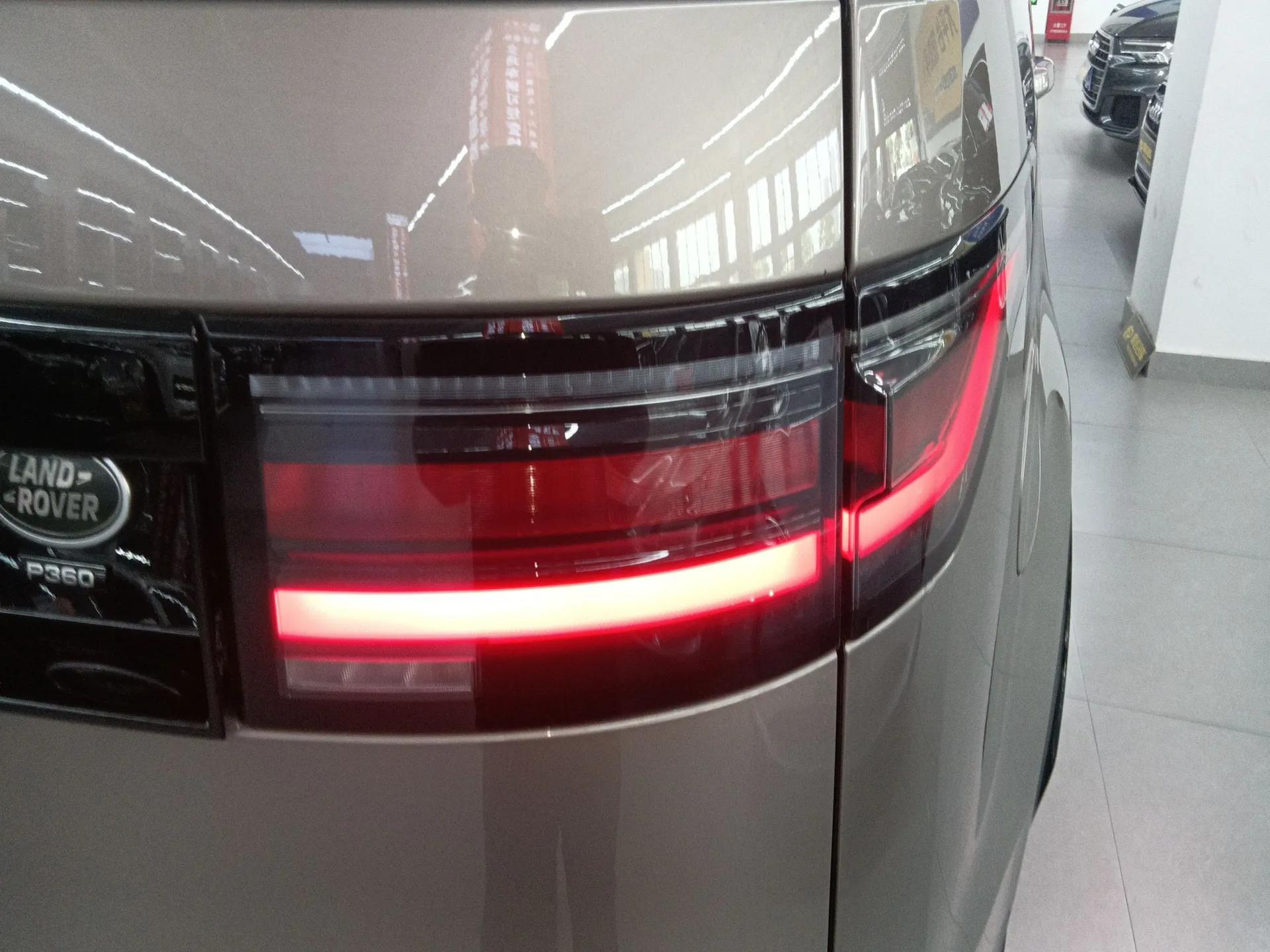 Land Rover Discovery 2023 Revised Version 360 PS R-Dynamic S — миниатюра 8