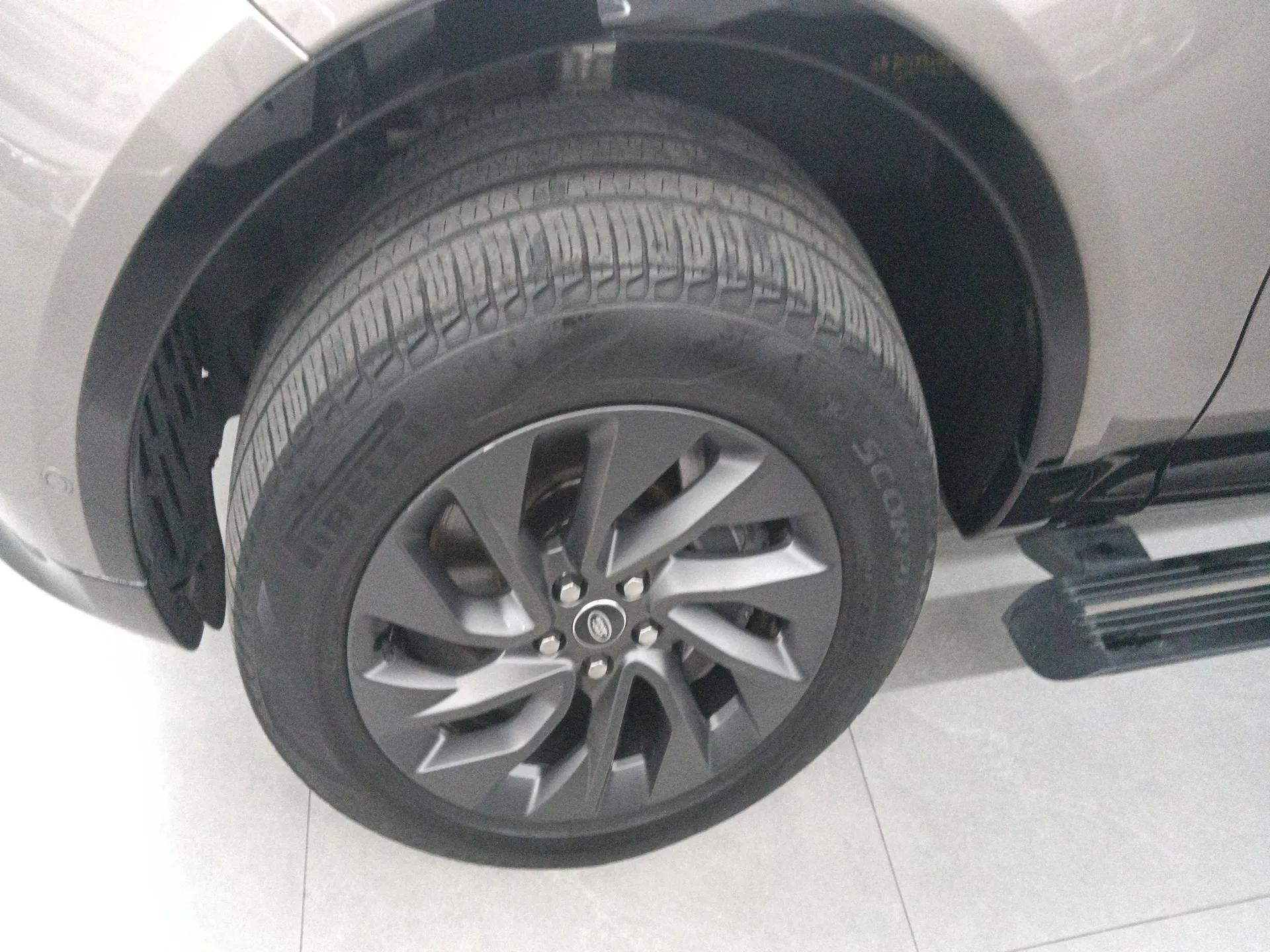 Land Rover Discovery 2023 Revised Version 360 PS R-Dynamic S — миниатюра 9
