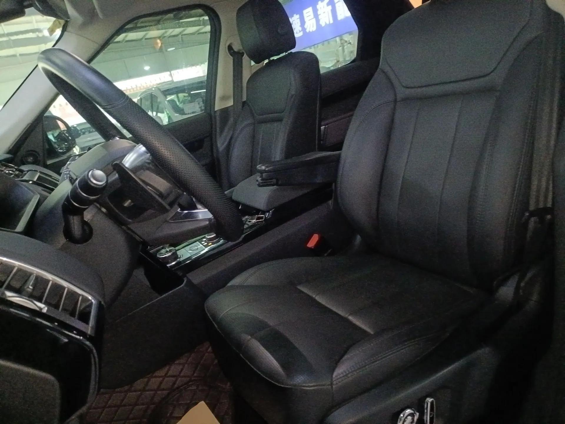 Land Rover Discovery 2017 3.0 SC V6 SE — миниатюра 17