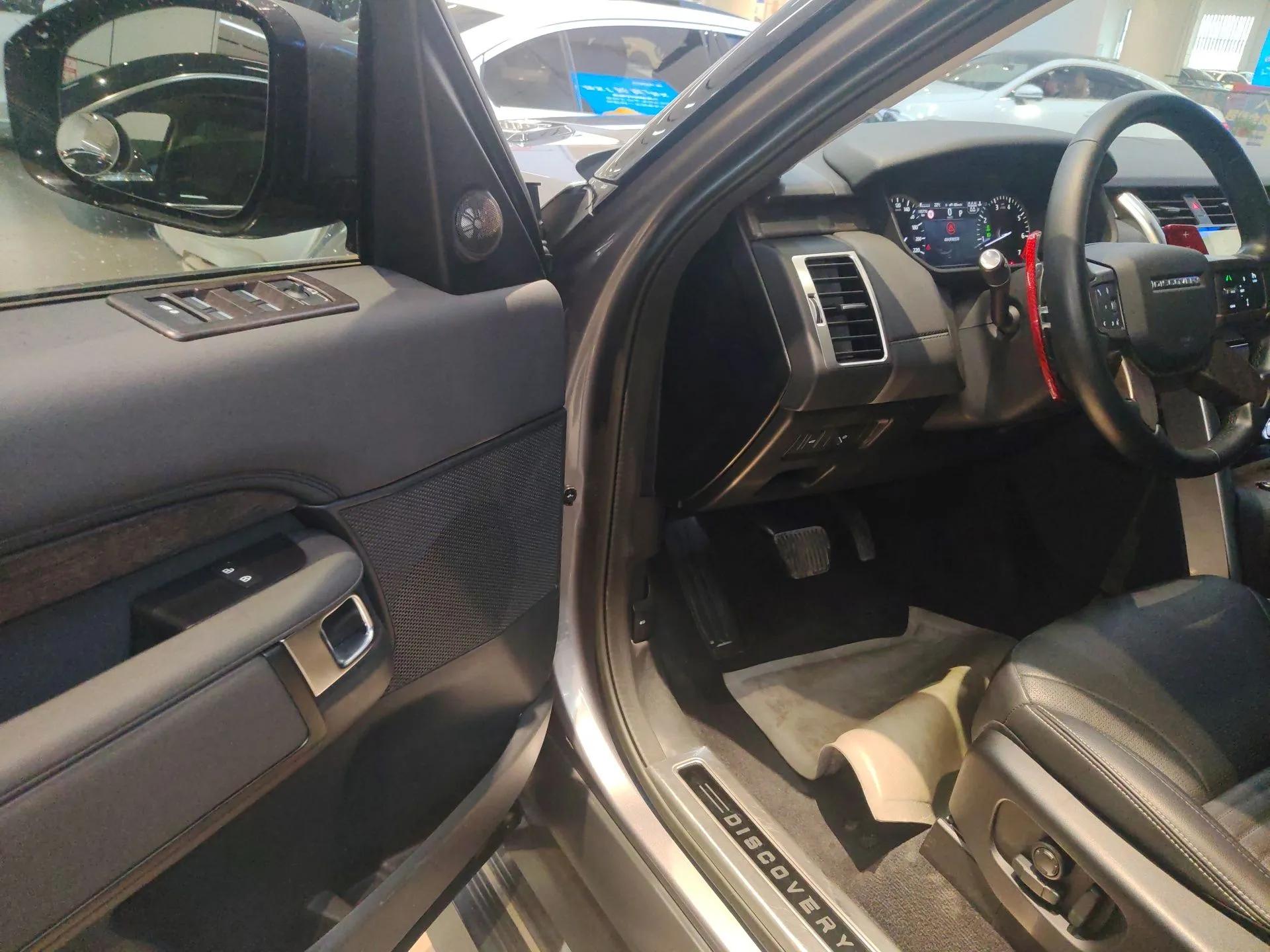 Land Rover Discovery 2023 300PS S — миниатюра 19
