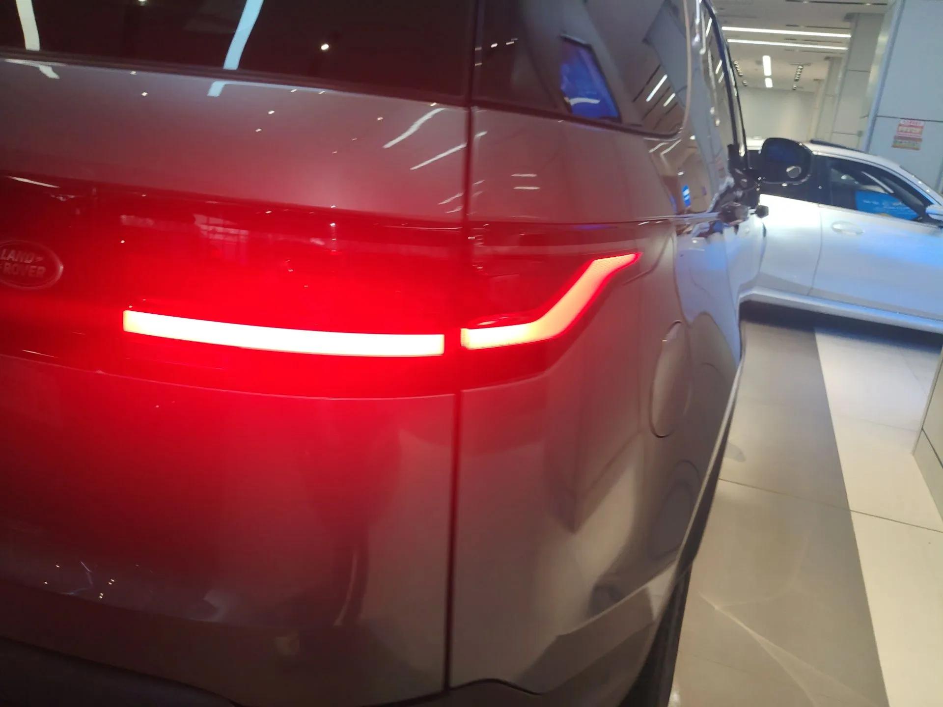 Land Rover Discovery 2023 300PS S — миниатюра 7