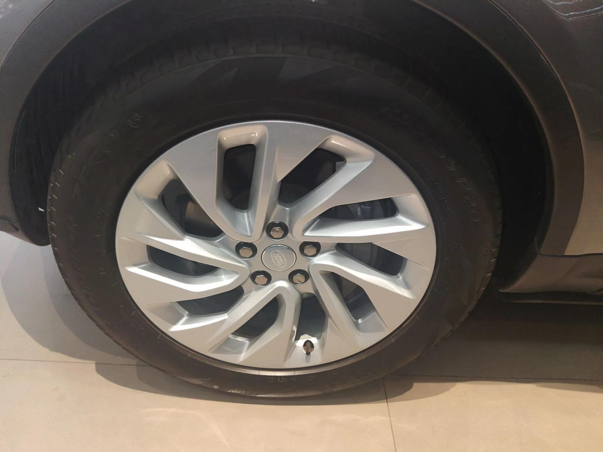 Land Rover Discovery 2023 300PS S — миниатюра 8