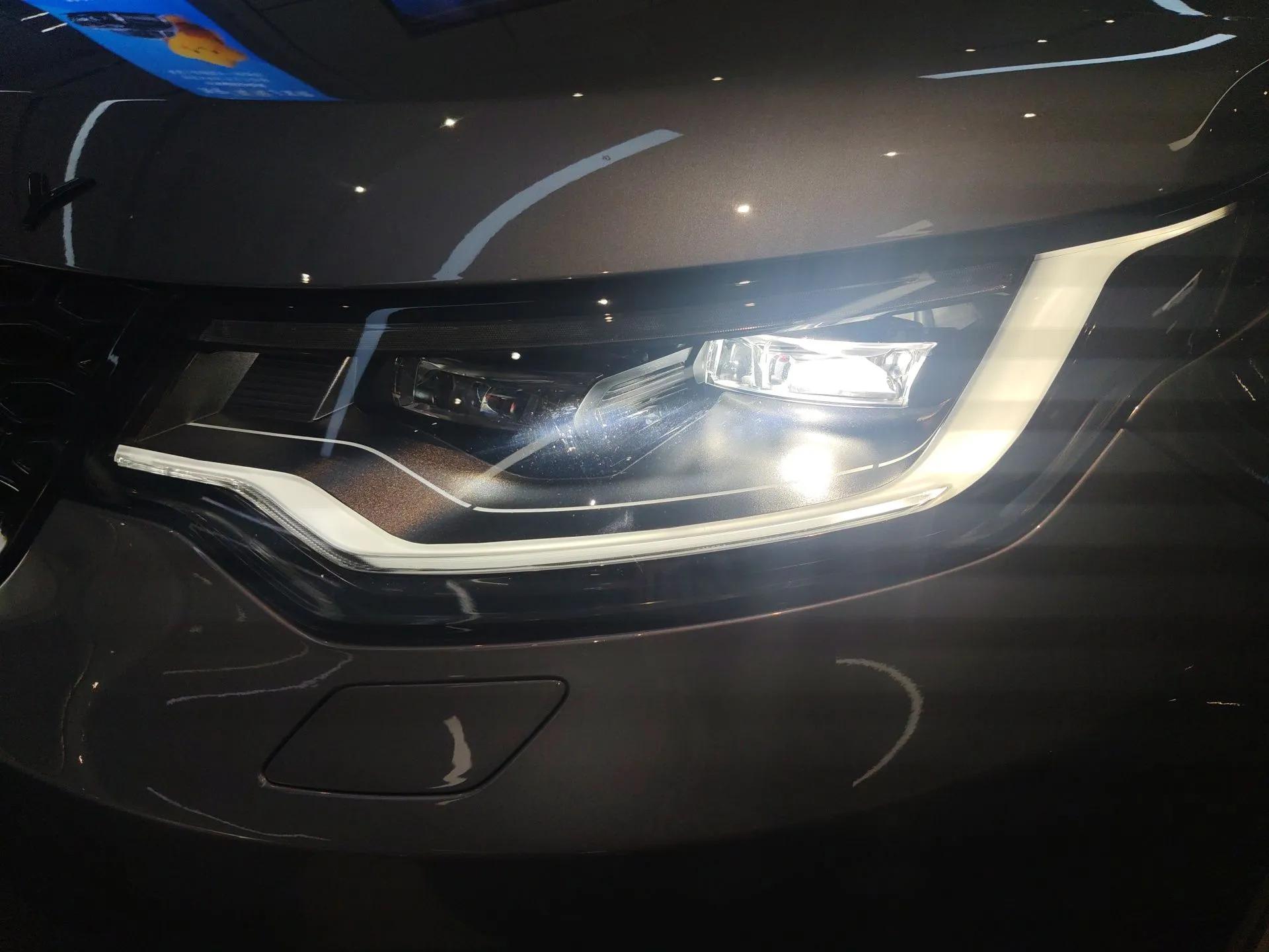 Land Rover Discovery 2023 300PS S — миниатюра 9