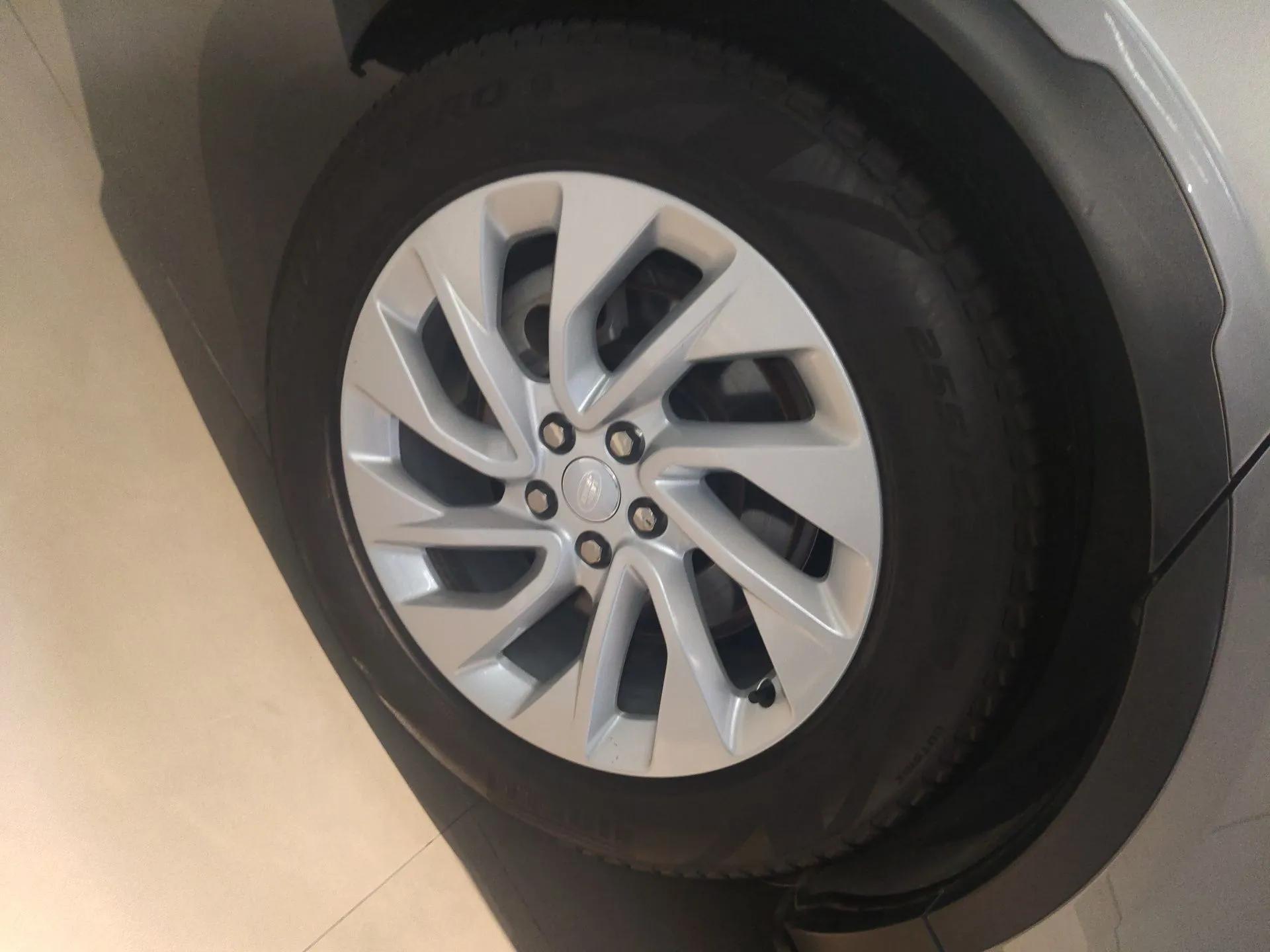Land Rover Discovery 2023 300PS S — миниатюра 10