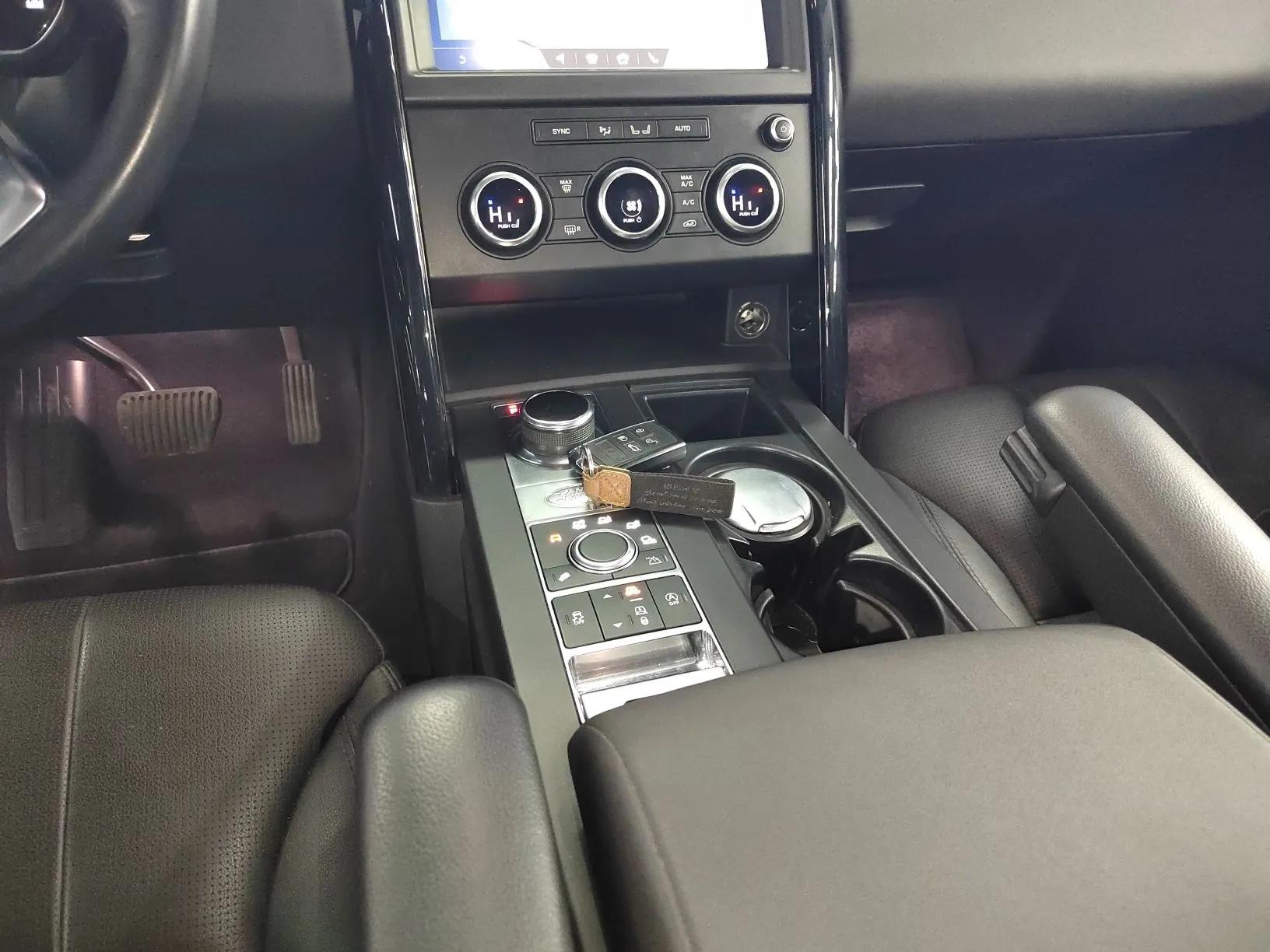 Land Rover Discovery 2019 3.0 SC V6 SE — миниатюра 13