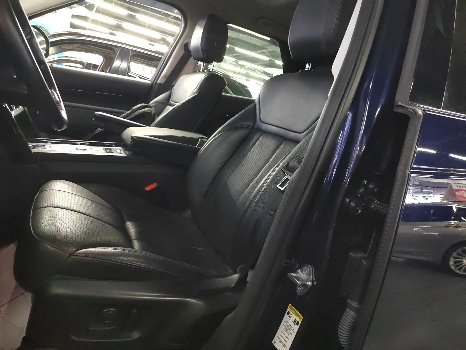Land Rover Discovery 2019 3.0 SC V6 SE — миниатюра 14
