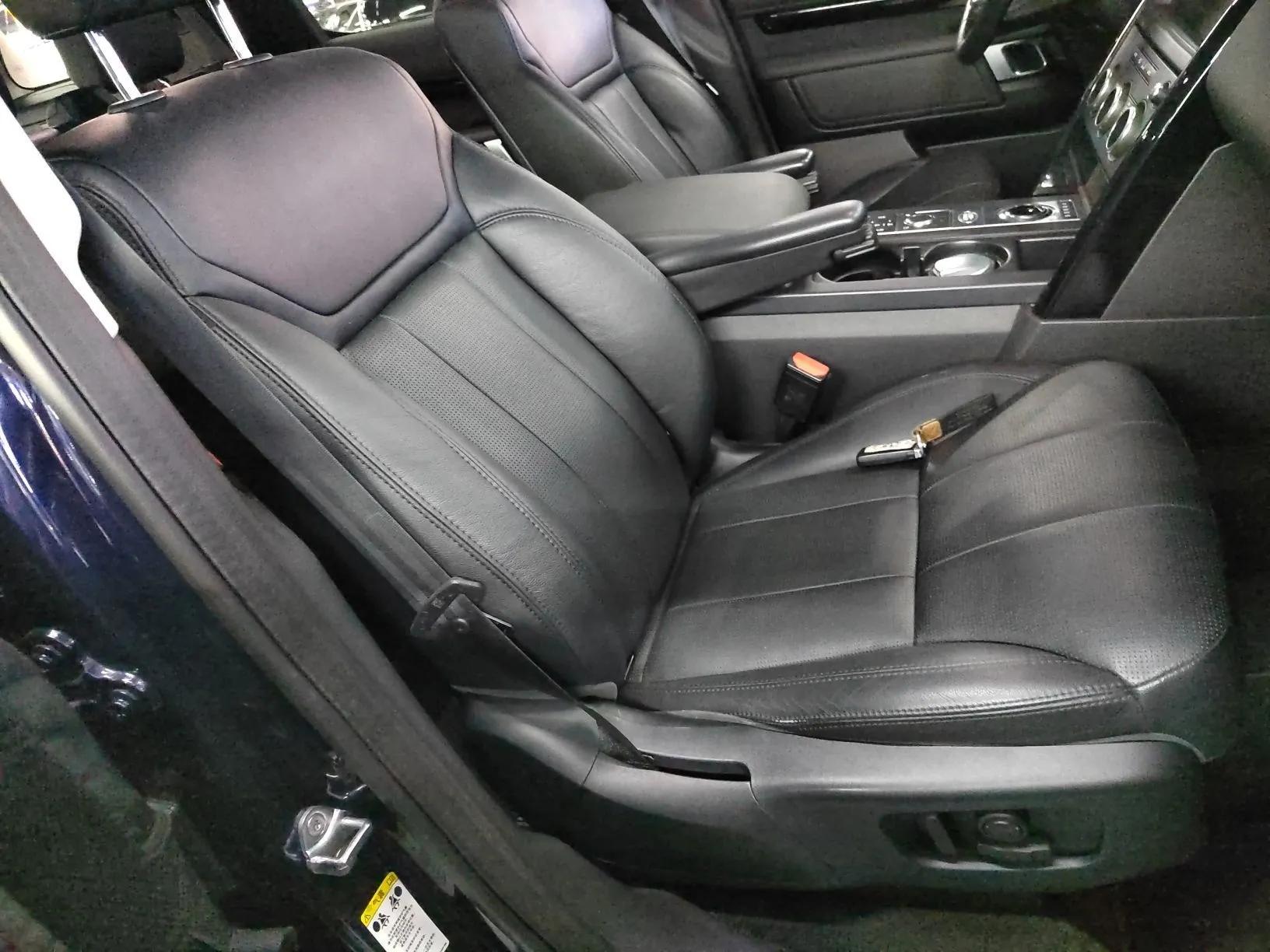 Land Rover Discovery 2019 3.0 SC V6 SE — миниатюра 9