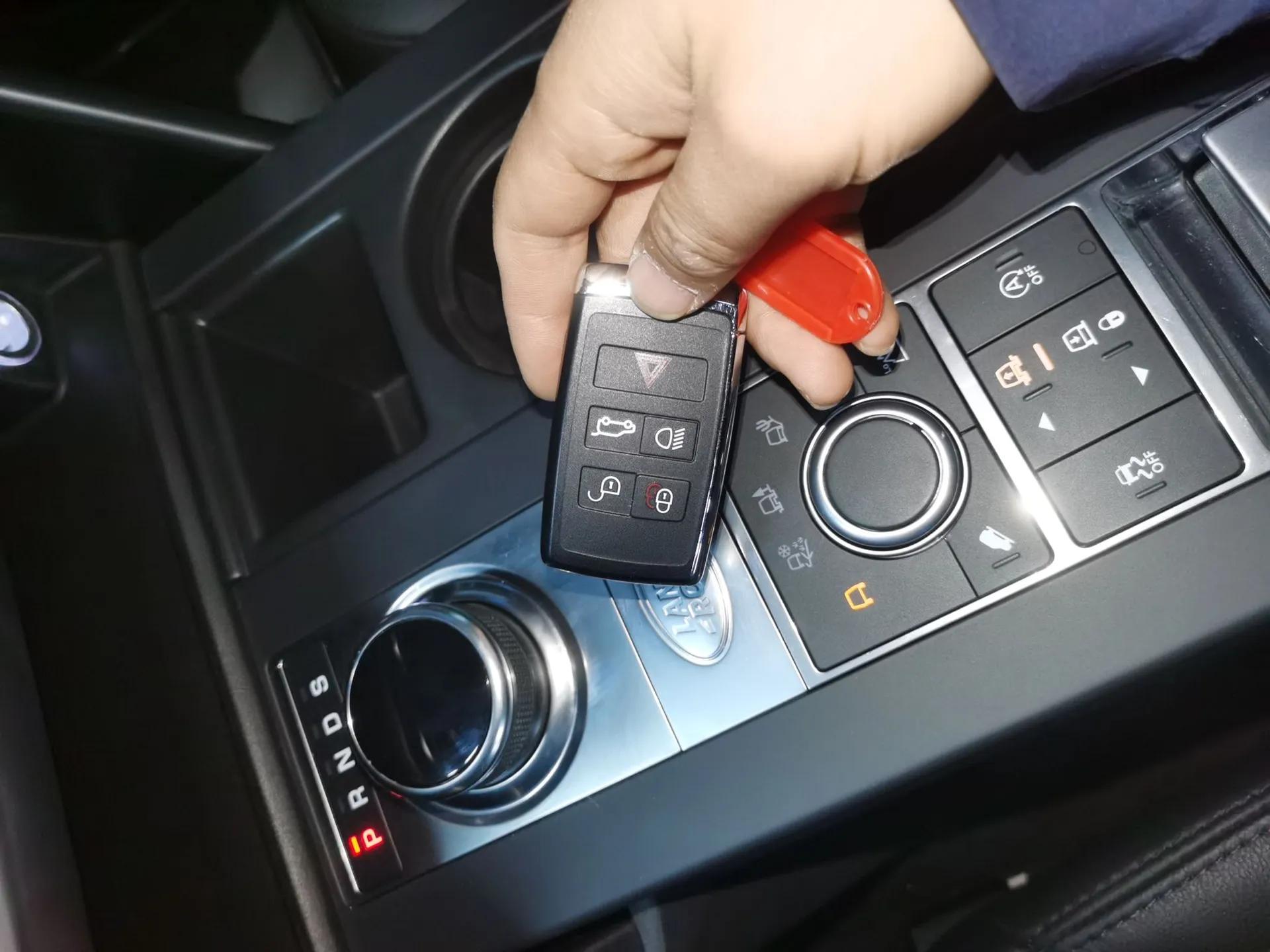 Land Rover Discovery 2020 3.0 SC V6 30th Anniversary Special Edition — миниатюра 22