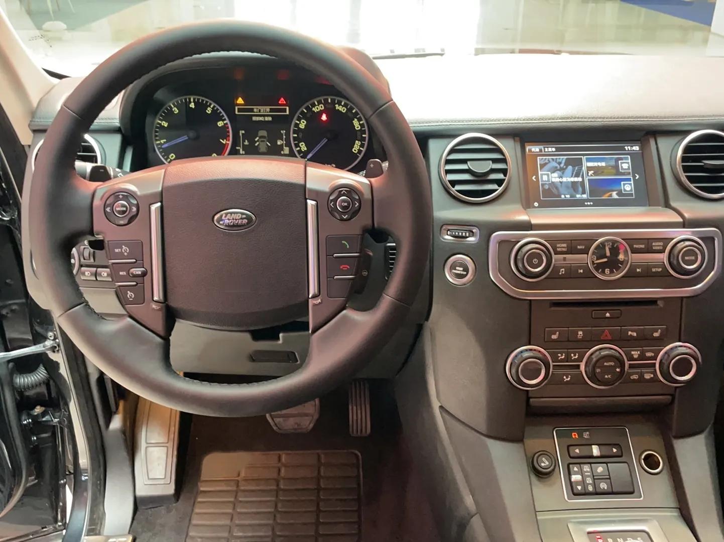 Land Rover Discovery 2016 3.0 SC Obsidian Black Heritage Edition SE — миниатюра 12