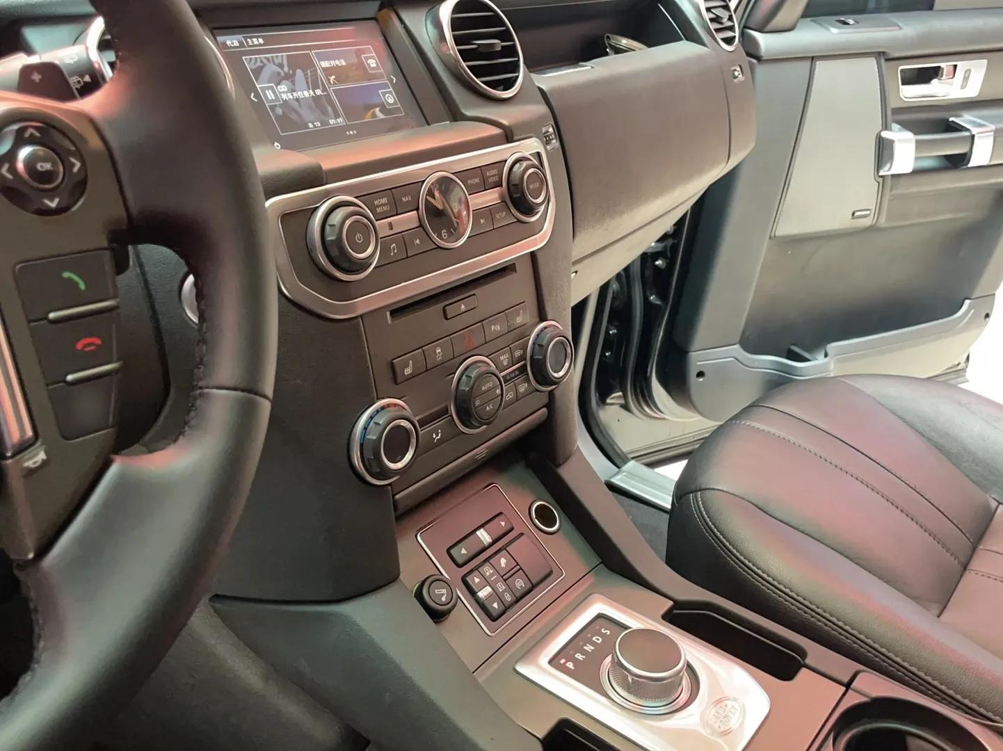 Land Rover Discovery 2016 3.0 SC Obsidian Black Heritage Edition SE — миниатюра 16