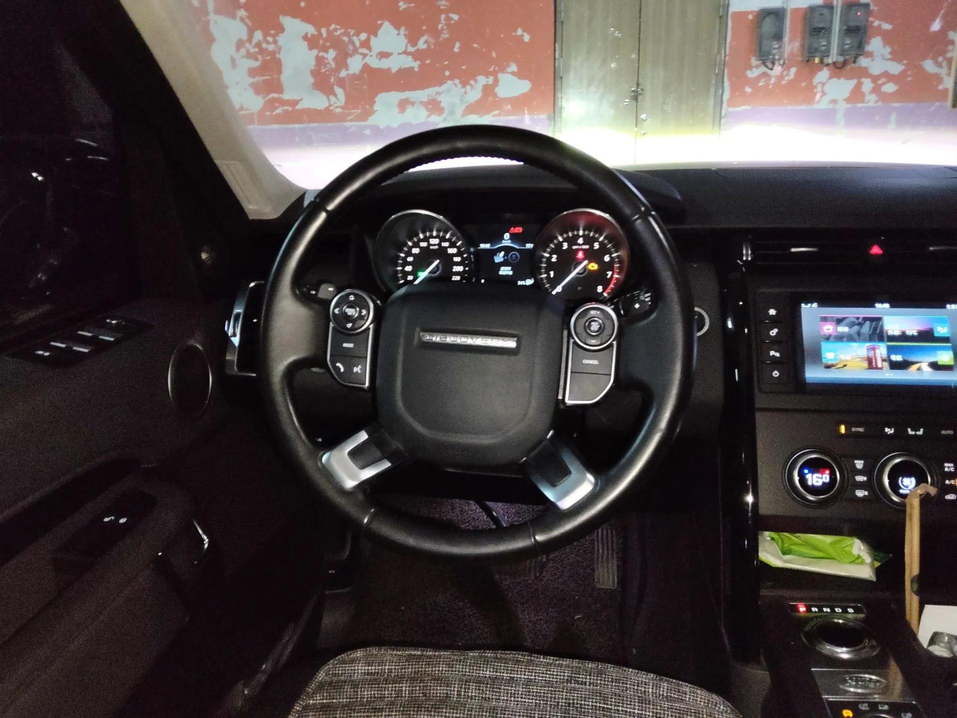 Land Rover Discovery 2017 3.0 SC V6 SE — миниатюра 11