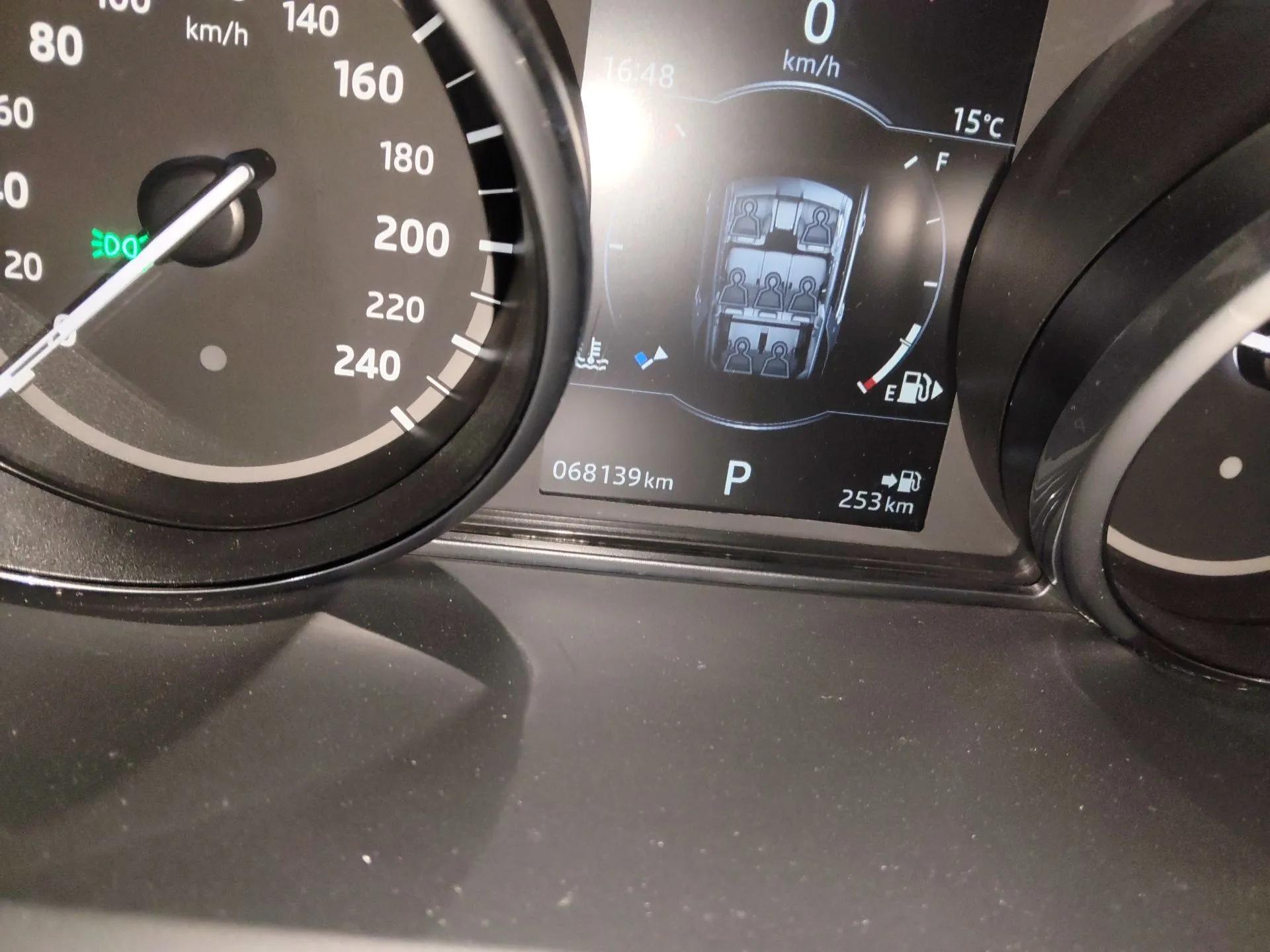Land Rover Discovery 2017 3.0 SC V6 SE — миниатюра 13