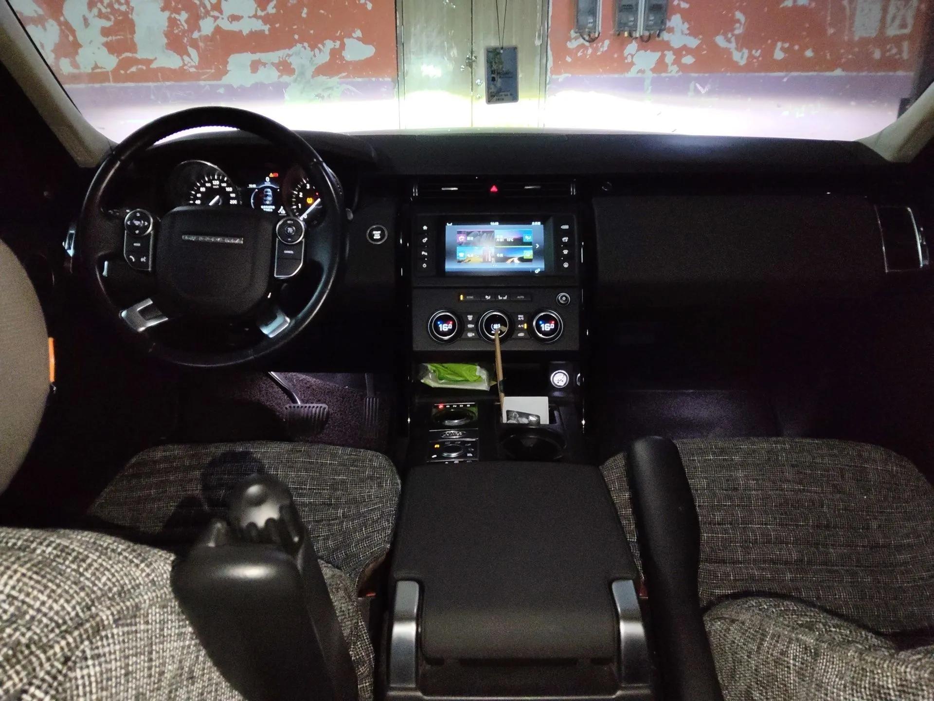Land Rover Discovery 2017 3.0 SC V6 SE — миниатюра 10