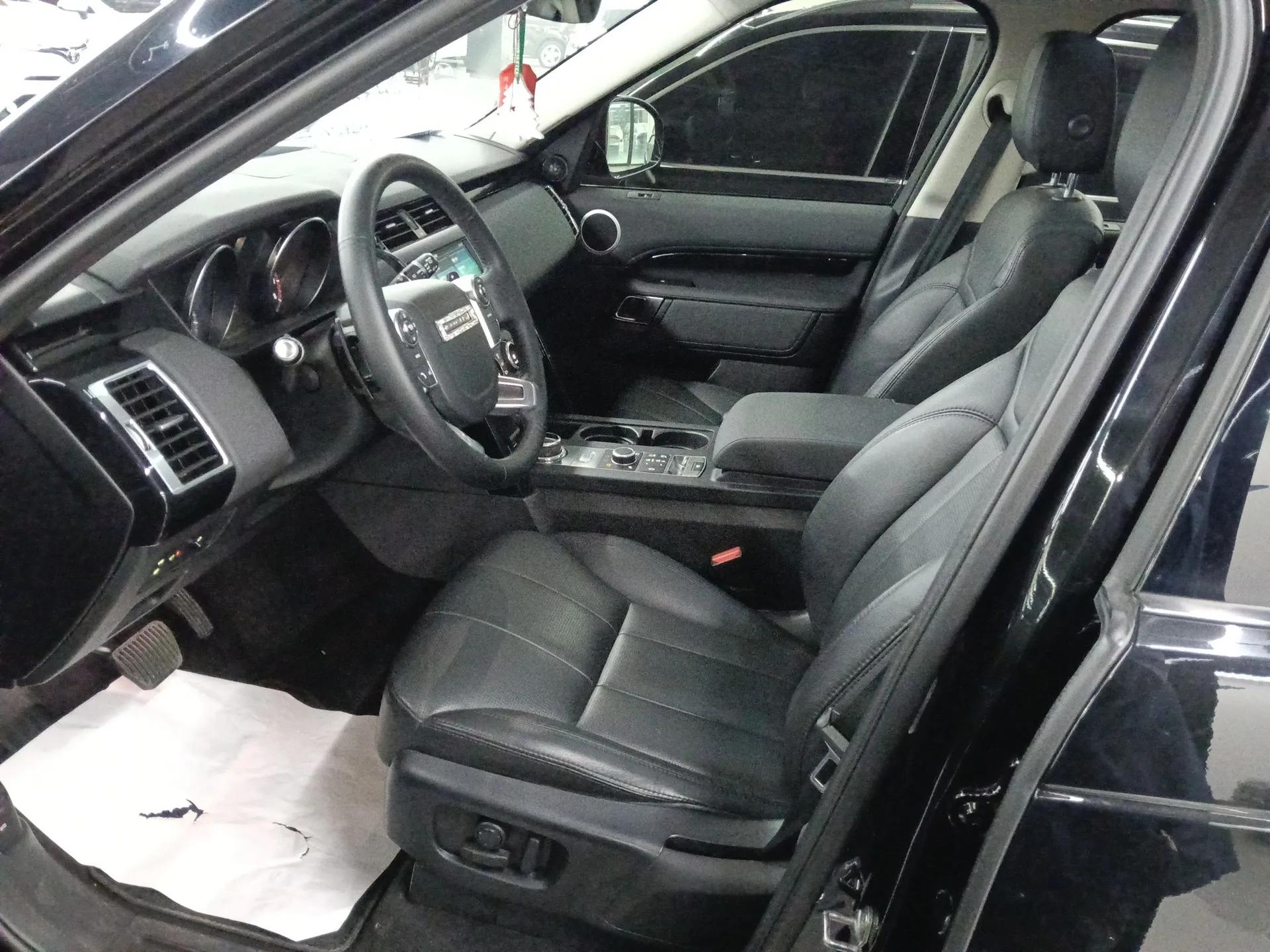 Land Rover Discovery 2018 3.0 SC V6 SE — миниатюра 18