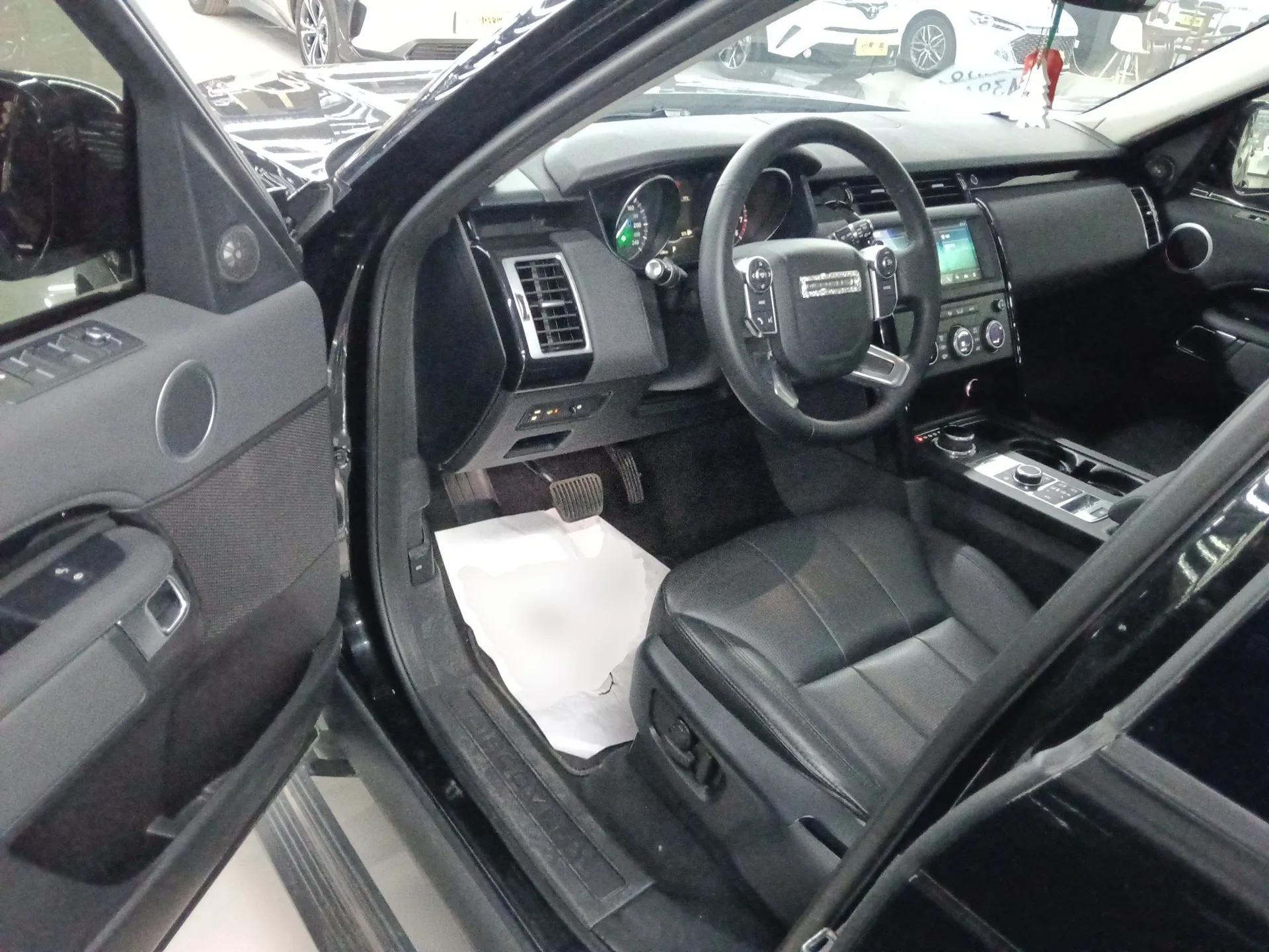 Land Rover Discovery 2018 3.0 SC V6 SE — миниатюра 19