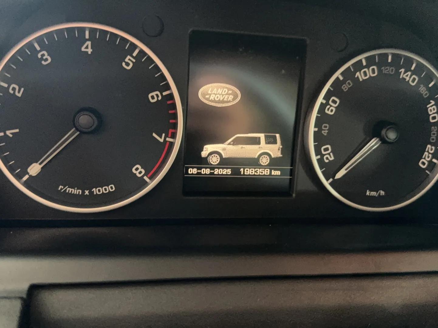Land Rover Discovery 2014 3.0 SC V6 HSE — миниатюра 10