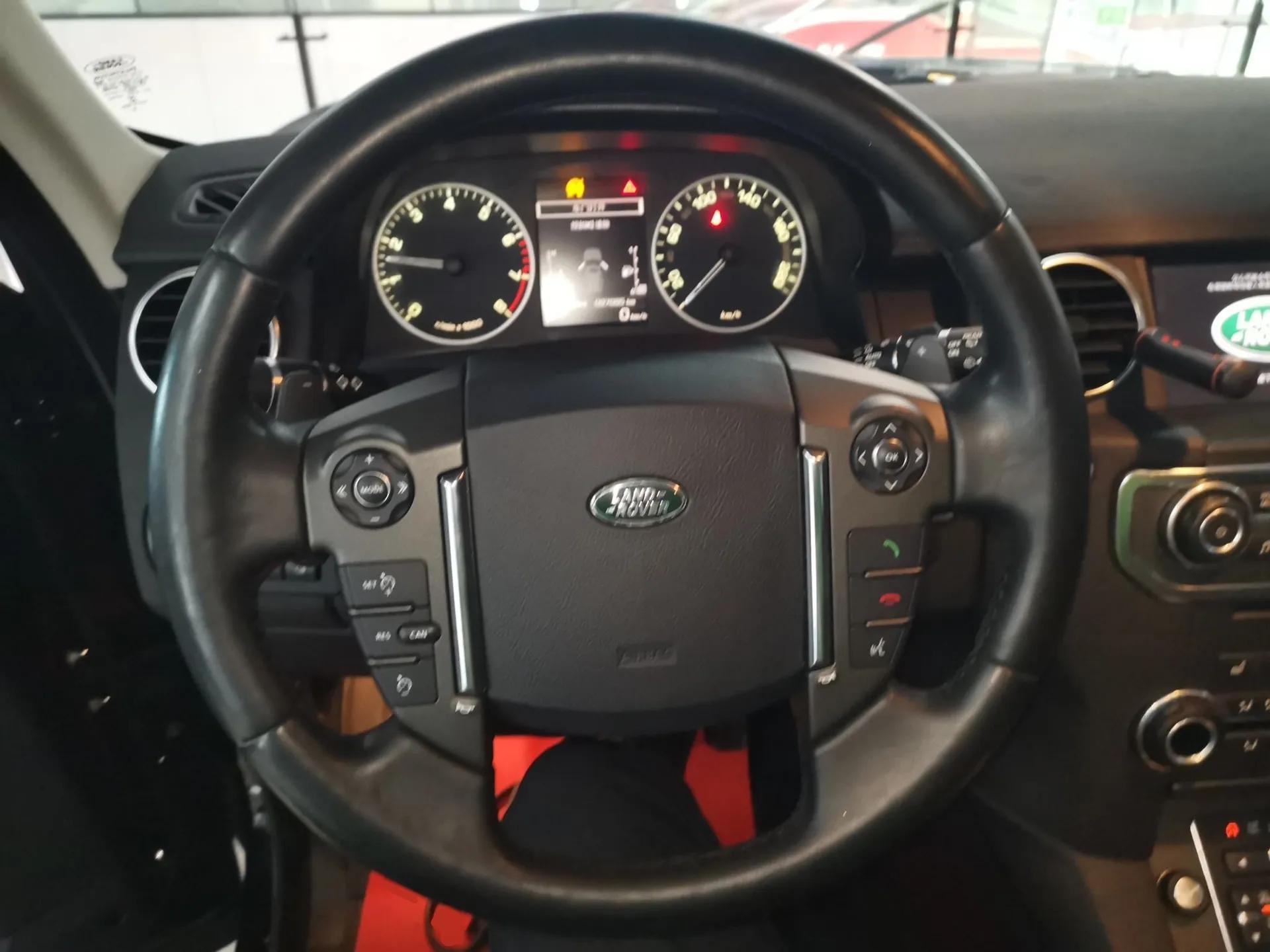 Land Rover Discovery 2015 3.0 SC V6 SE — миниатюра 14