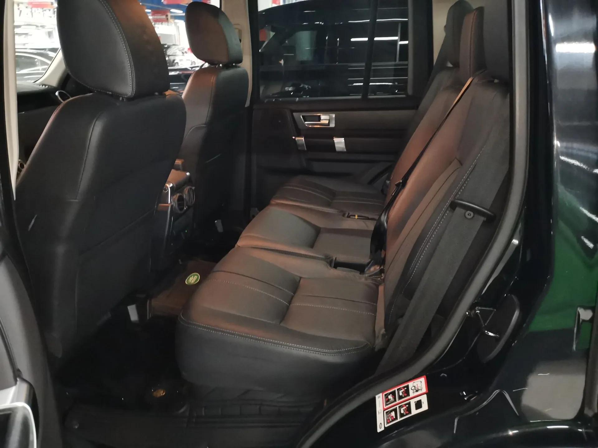 Land Rover Discovery 2015 3.0 SC V6 SE — миниатюра 20