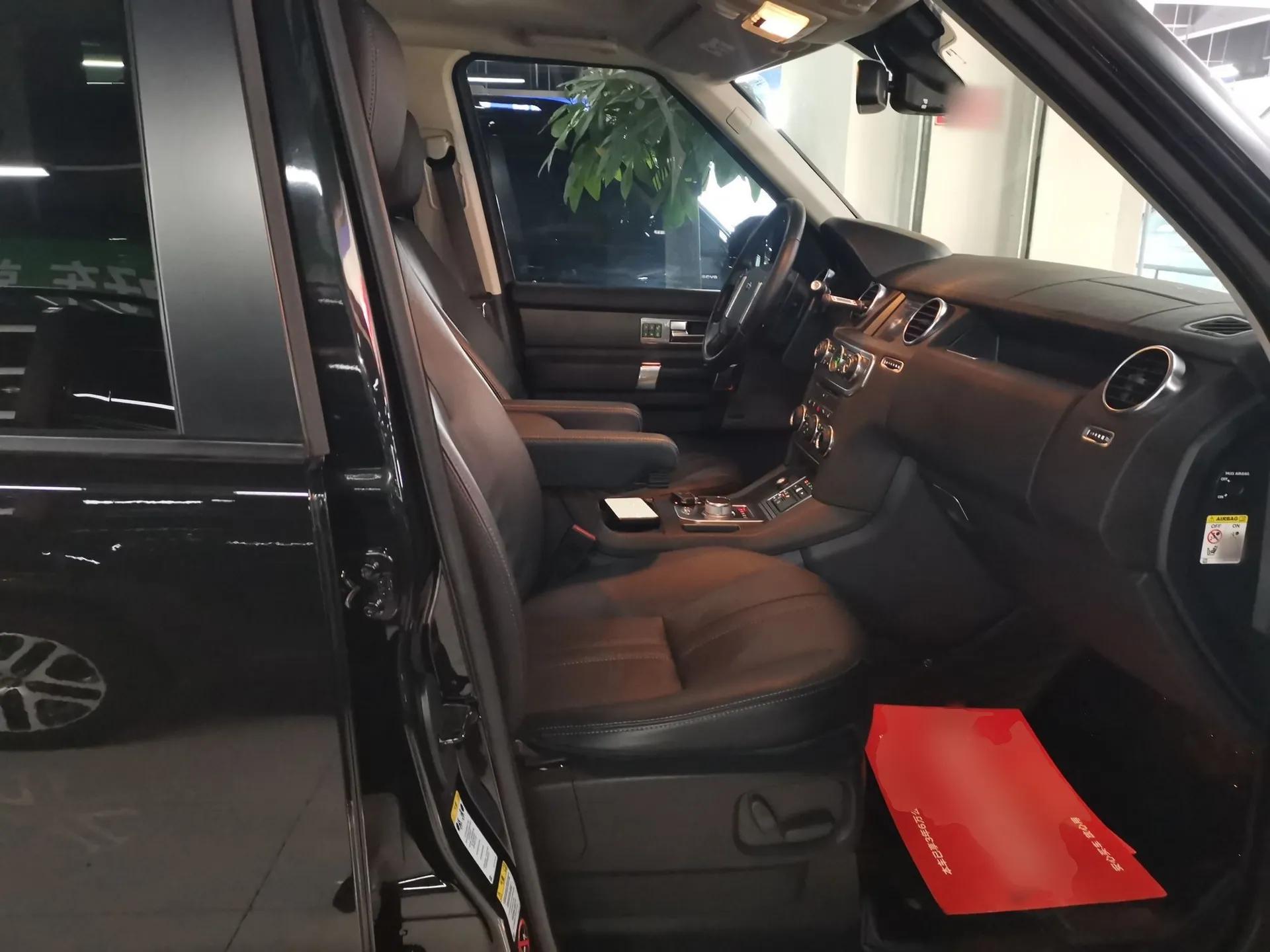 Land Rover Discovery 2015 3.0 SC V6 SE — миниатюра 23