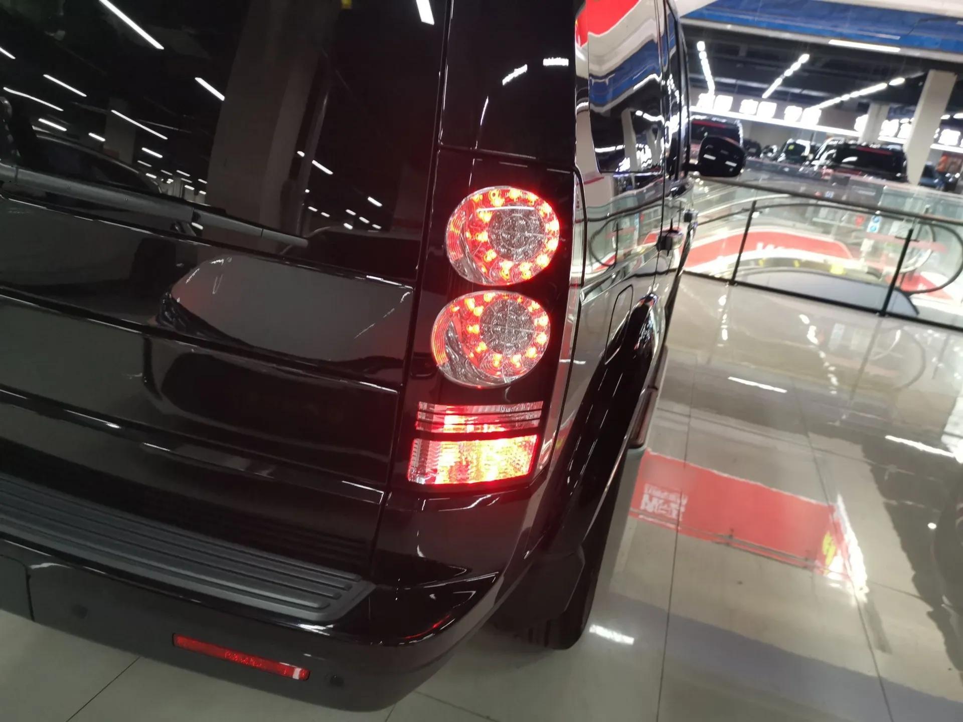 Land Rover Discovery 2015 3.0 SC V6 SE — миниатюра 7