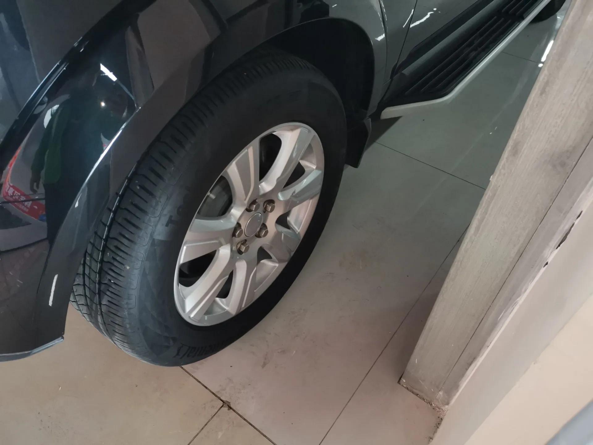 Land Rover Discovery 2015 3.0 SC V6 SE — миниатюра 8