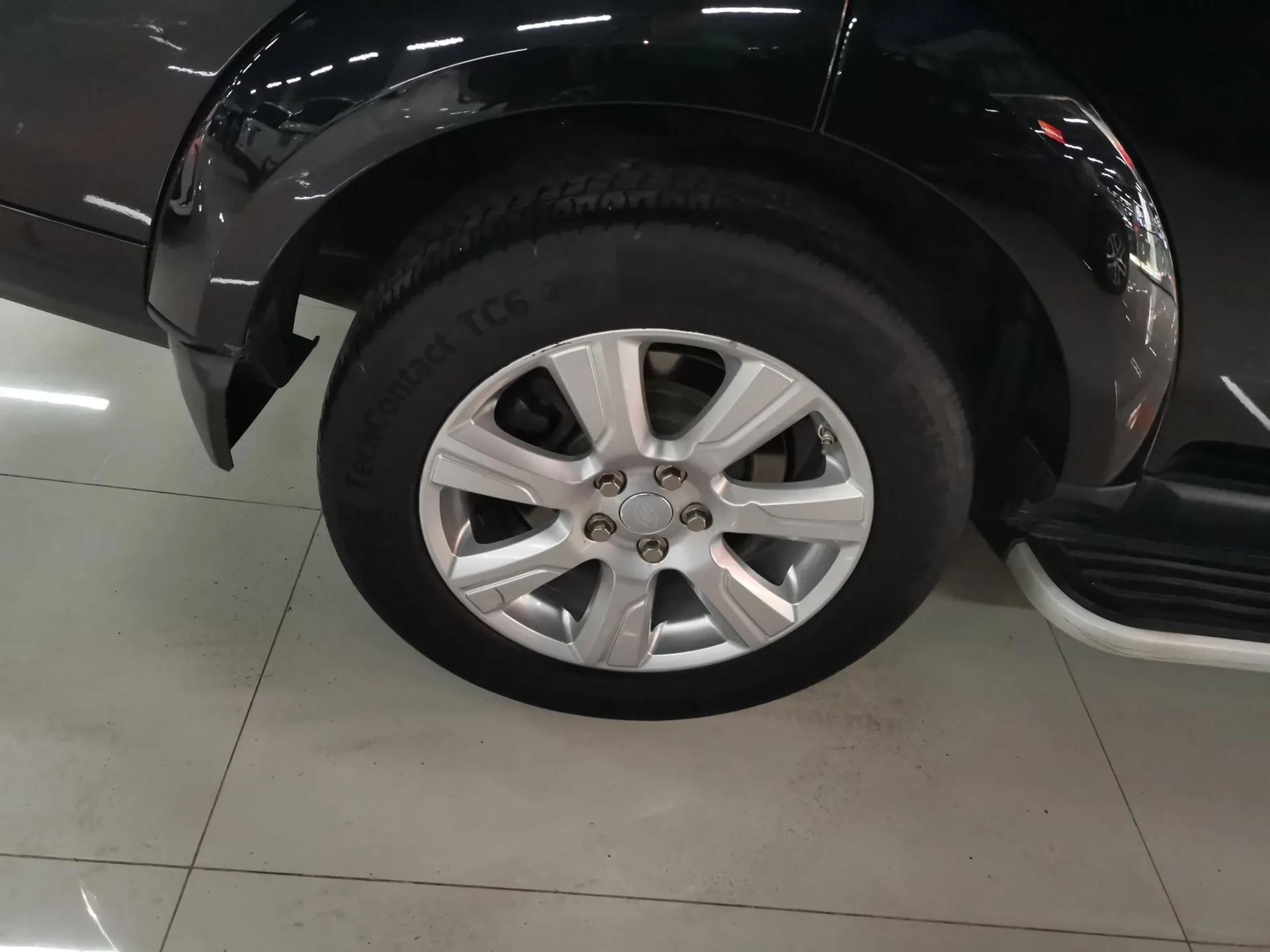 Land Rover Discovery 2015 3.0 SC V6 SE — миниатюра 10