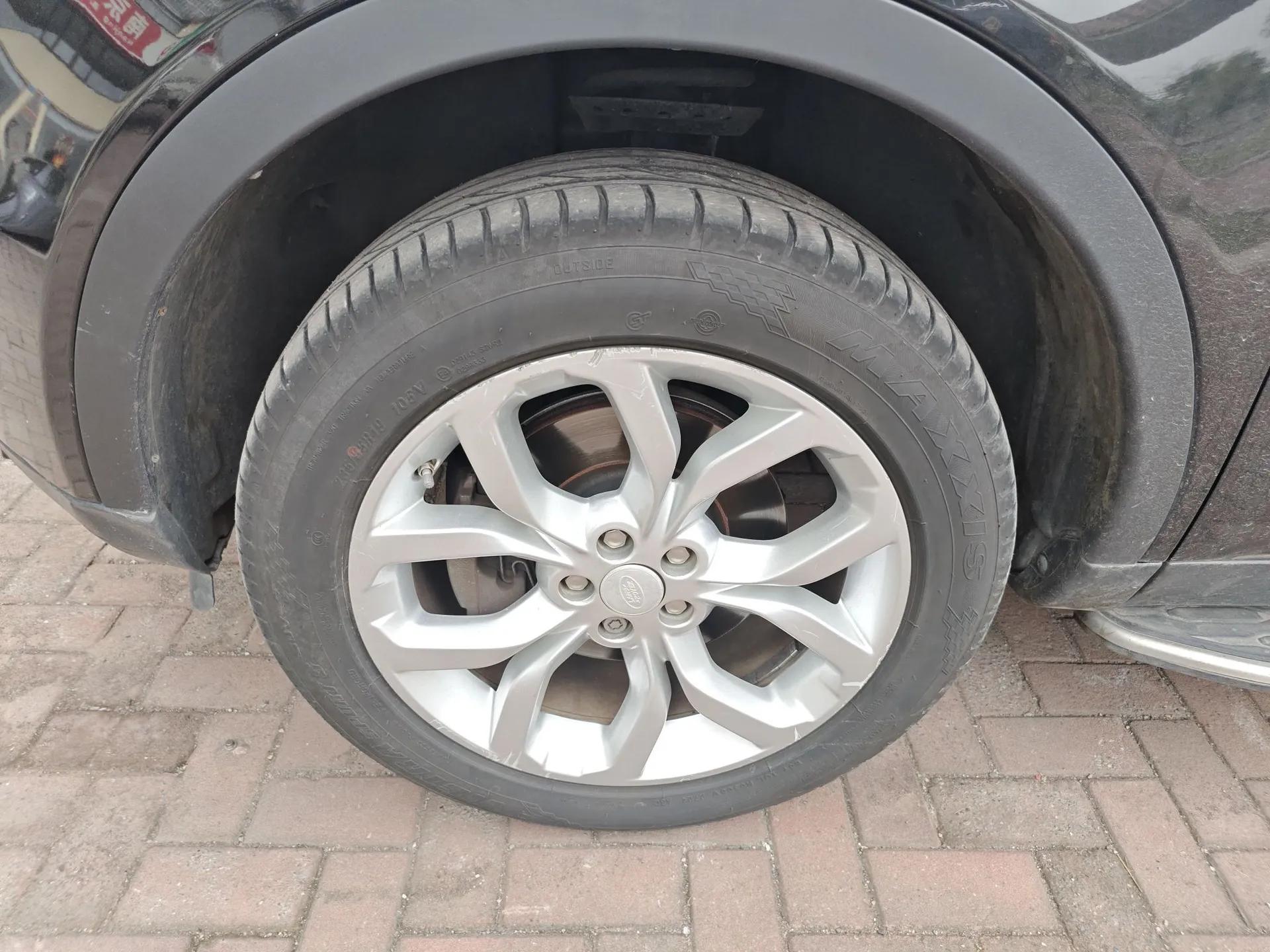 Land Rover Discovery Sport 2017 2.0T HSE — миниатюра 8