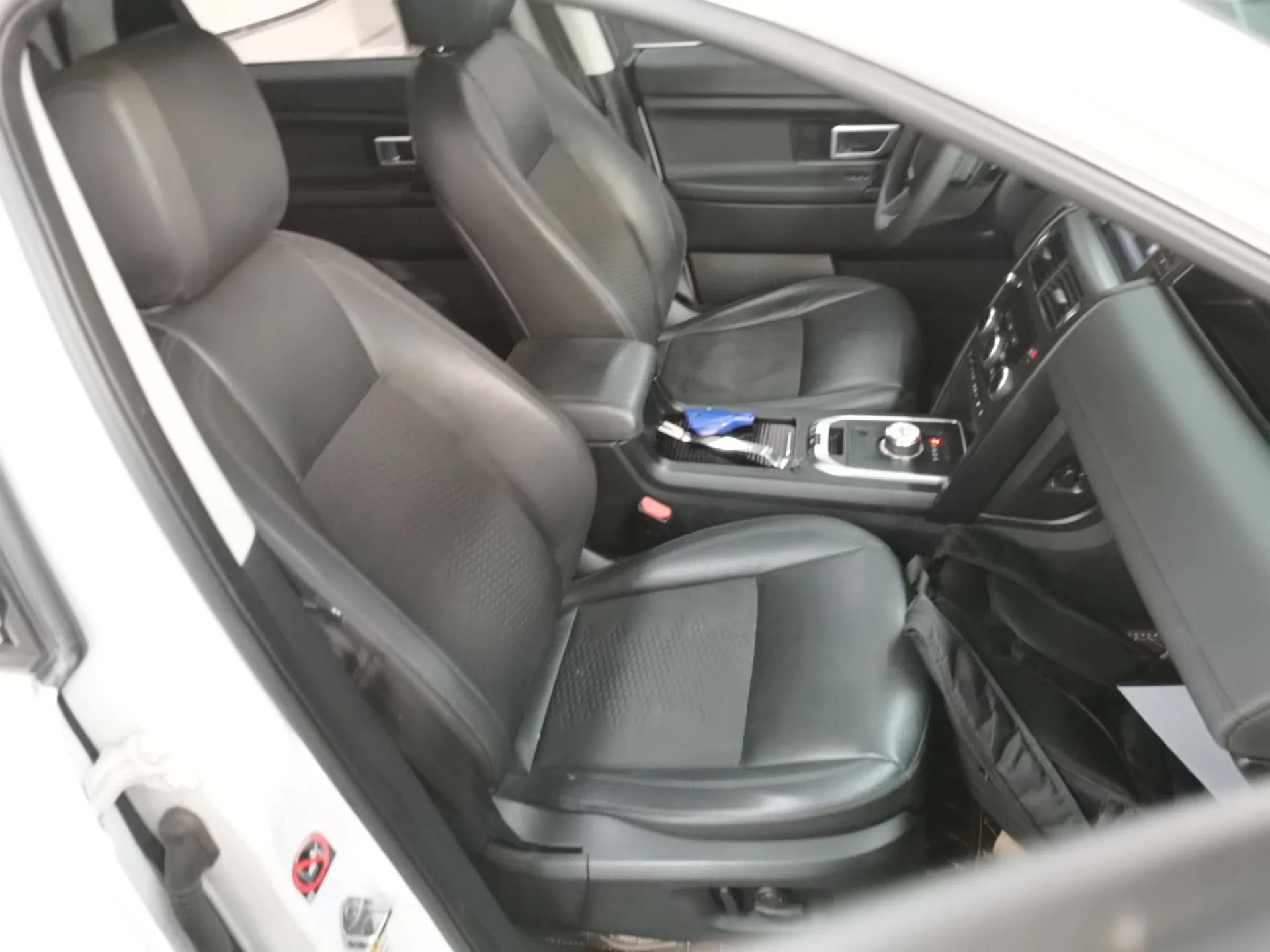 Land Rover Discovery Sport 2018 240 PS PURE Edition — миниатюра 23