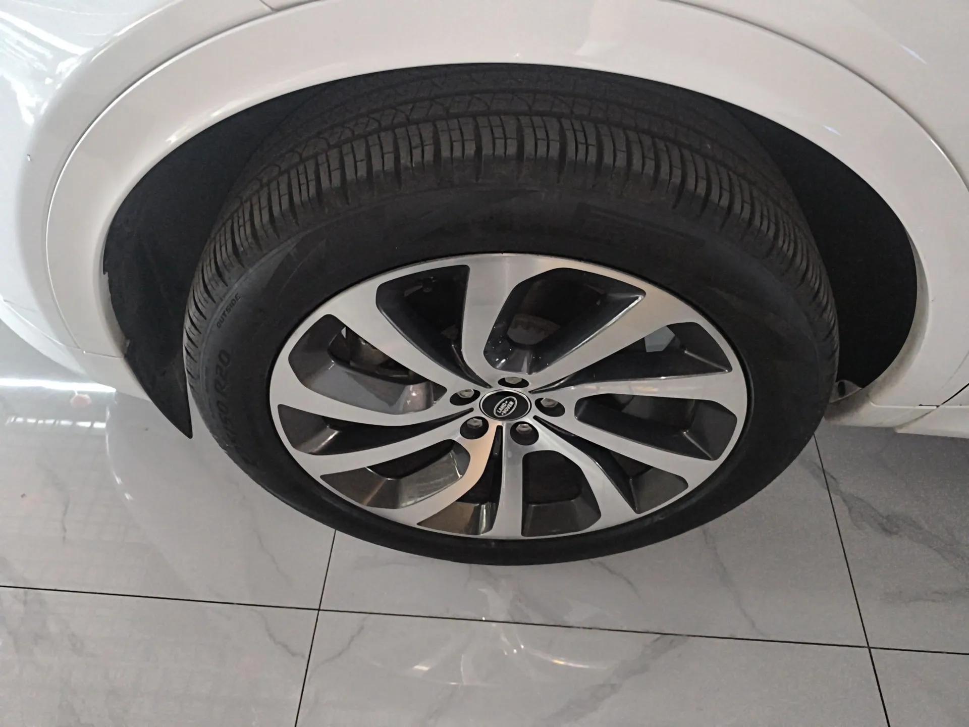Land Rover Discovery Sport 2020 249 PS R-Dynamic Performance Edition — миниатюра 8