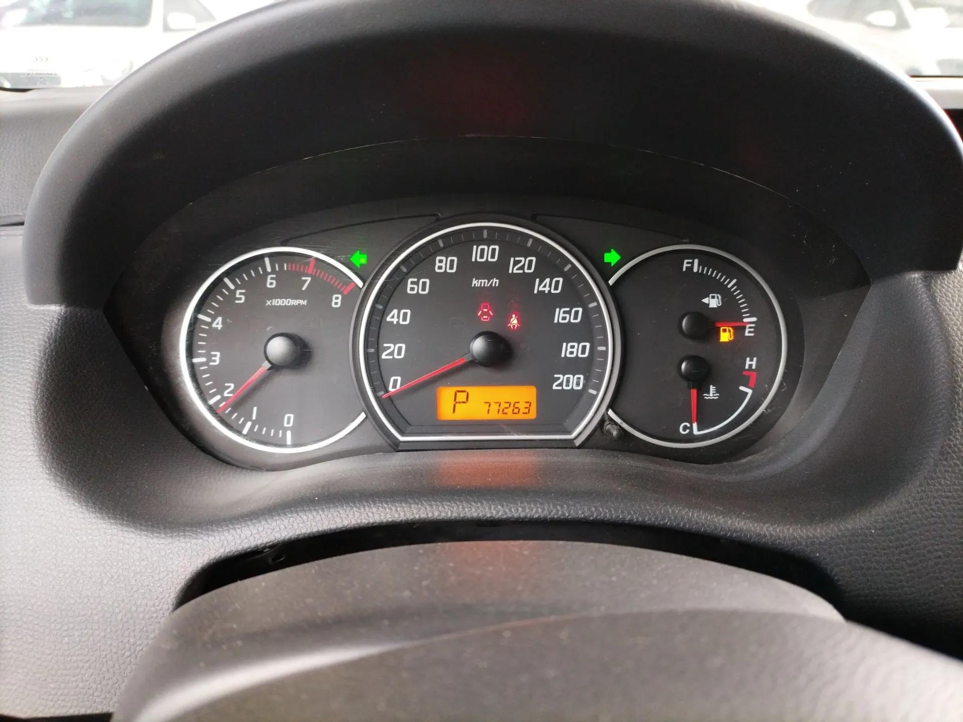 Suzuki Swift 2014 1.5L Automatic Fashion Edition — миниатюра 15