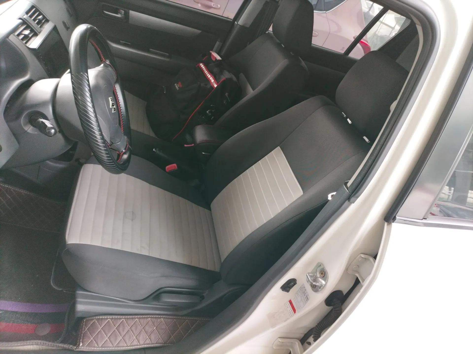 Suzuki Swift 2014 1.5L Automatic Fashion Edition — миниатюра 18