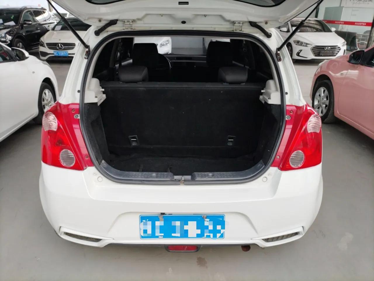 Suzuki Swift 2014 1.5L Automatic Fashion Edition — миниатюра 22