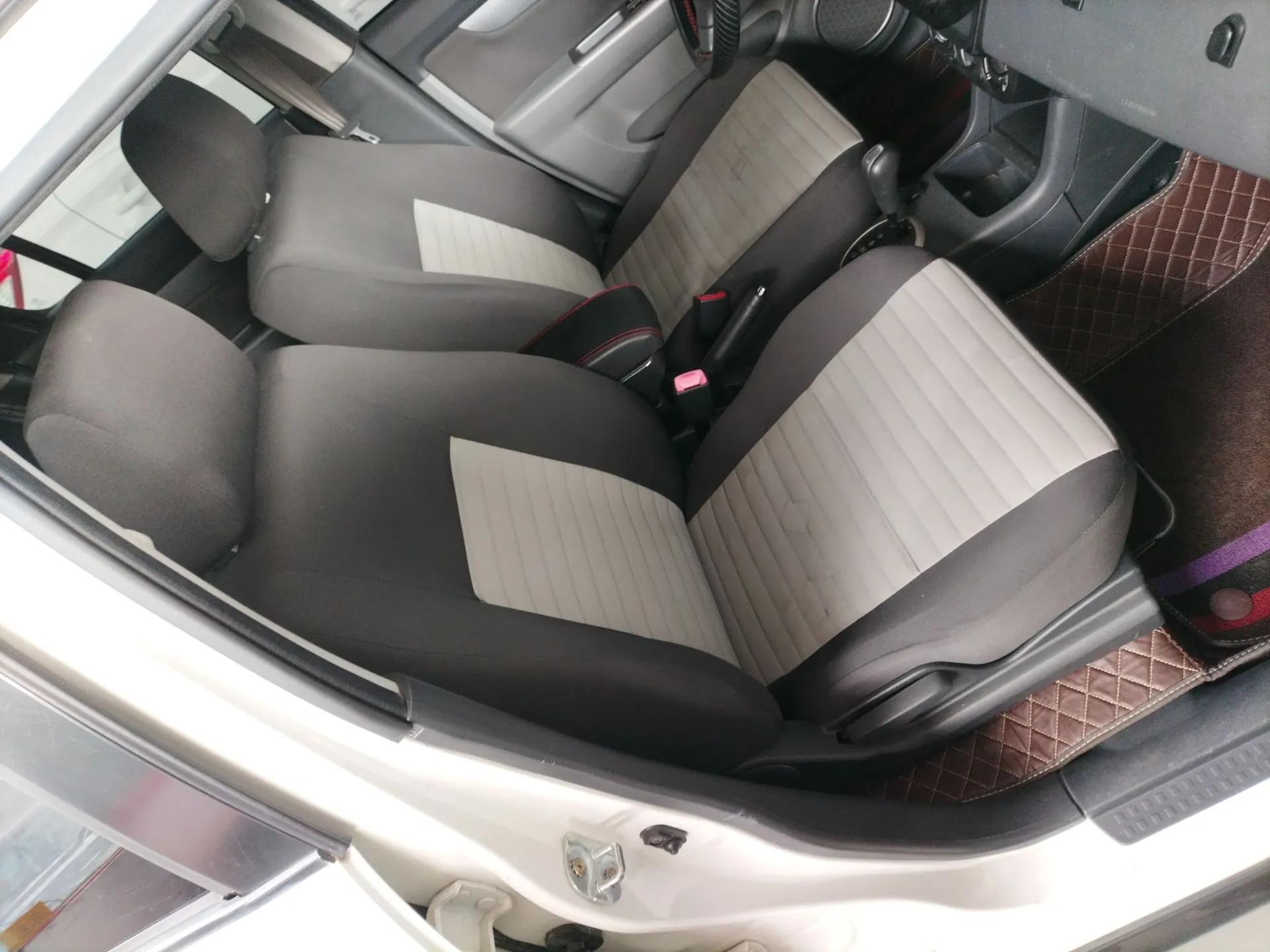 Suzuki Swift 2014 1.5L Automatic Fashion Edition — миниатюра 23