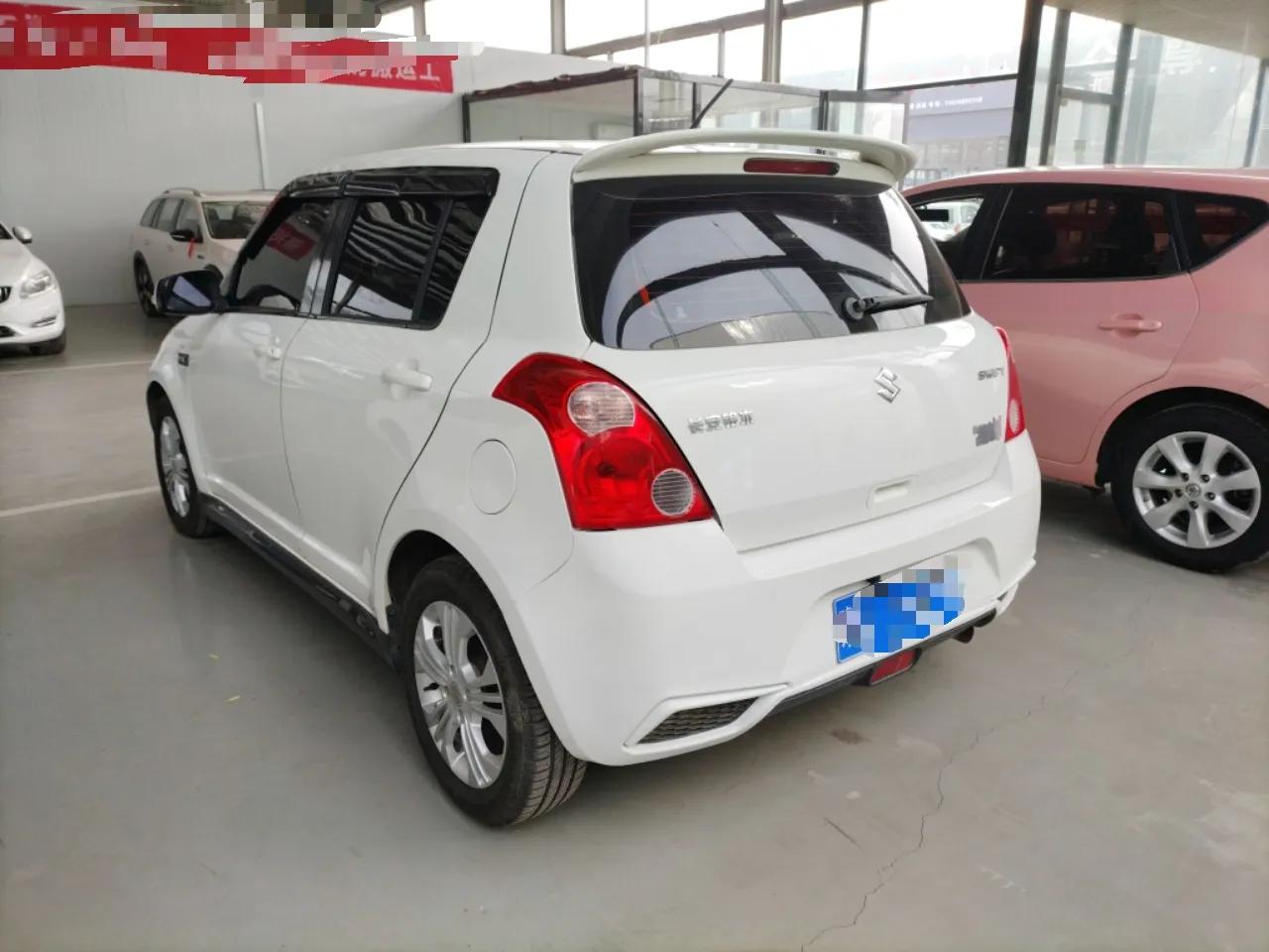 Suzuki Swift 2014 1.5L Automatic Fashion Edition — миниатюра 4