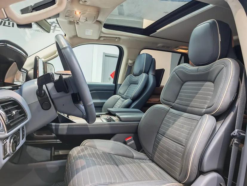Lincoln Navigator 2020 3.5T Long-Wheelbase Presidential Edition — миниатюра 12