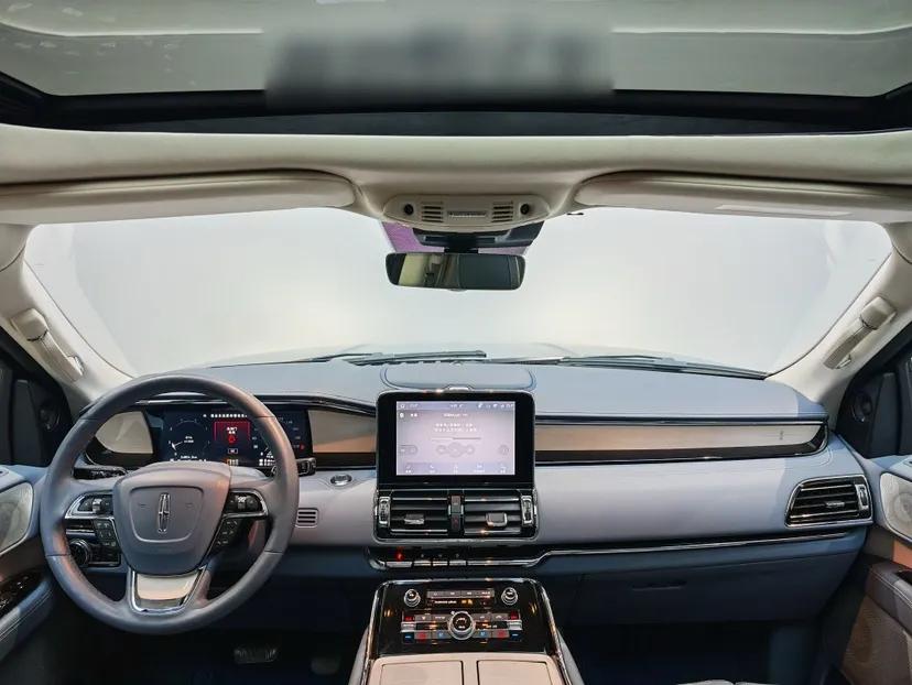 Lincoln Navigator 2020 3.5T Long-Wheelbase Presidential Edition — миниатюра 20