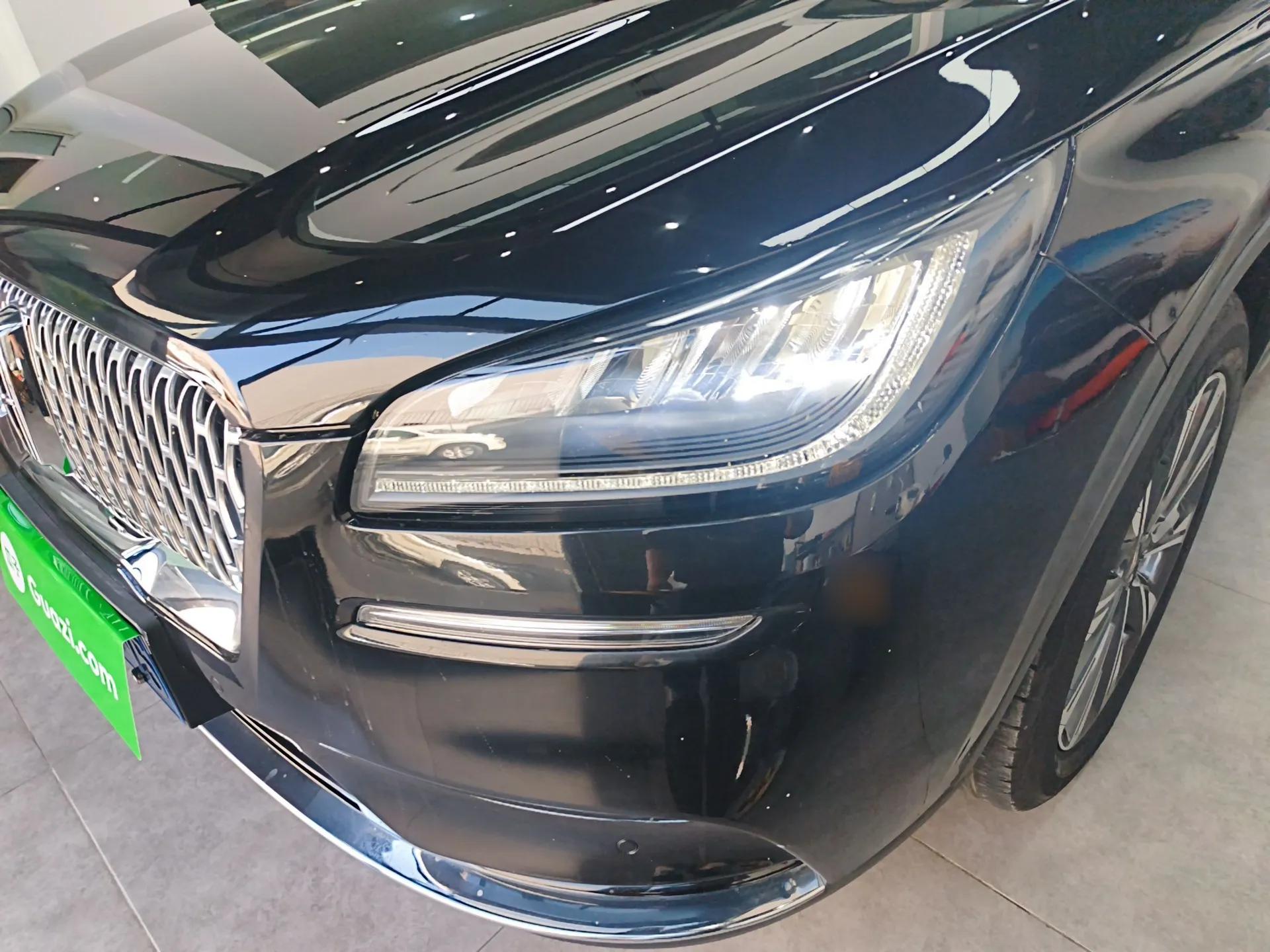 Lincoln Corsair 2022 2.0T Two-Wheel Drive Luxury Edition — миниатюра 2