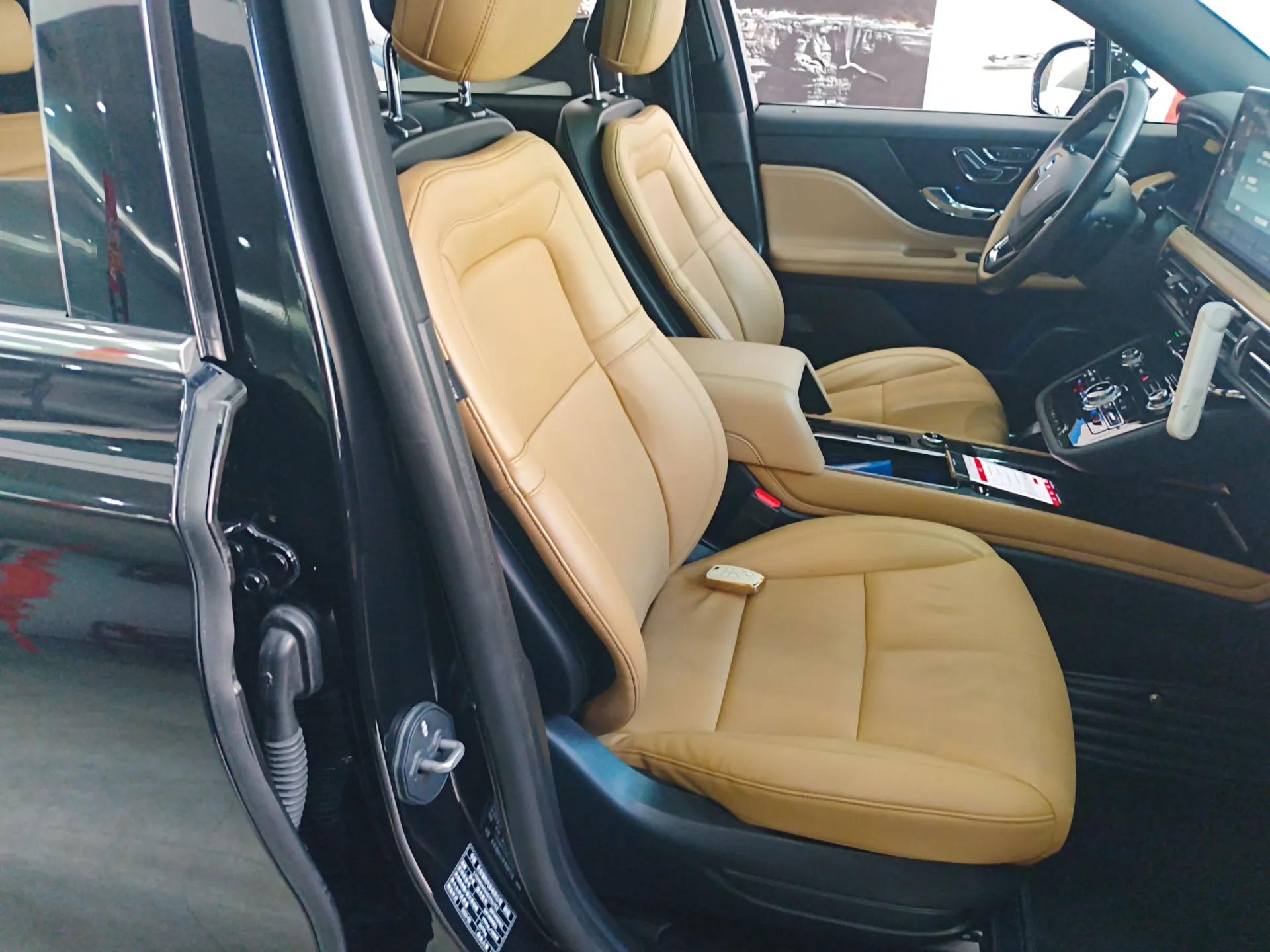 Lincoln Corsair 2022 2.0T Two-Wheel Drive Luxury Edition — миниатюра 23