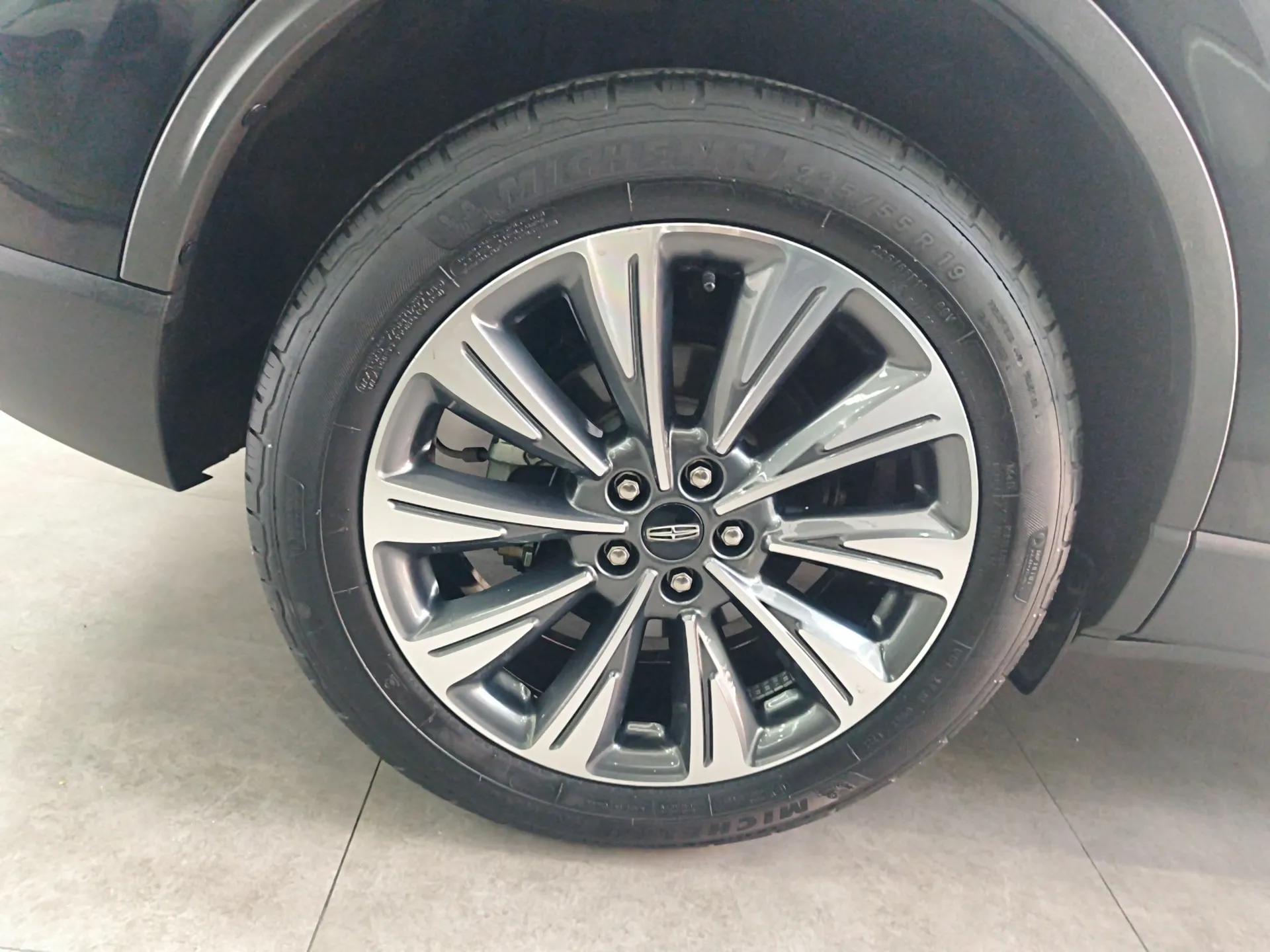 Lincoln Corsair 2022 2.0T Two-Wheel Drive Luxury Edition — миниатюра 10