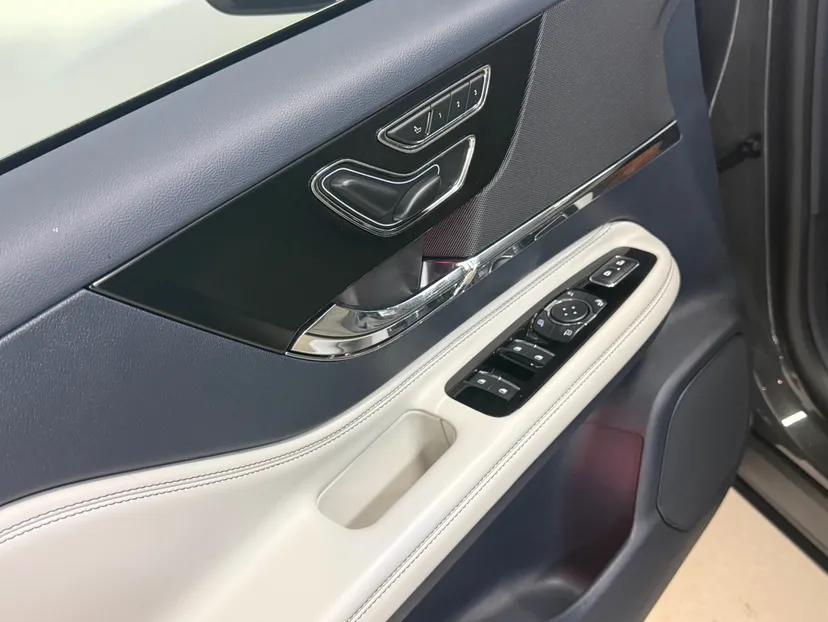 Lincoln Corsair 2023 2.0T Two-Wheel Drive Luxury Edition — миниатюра 15