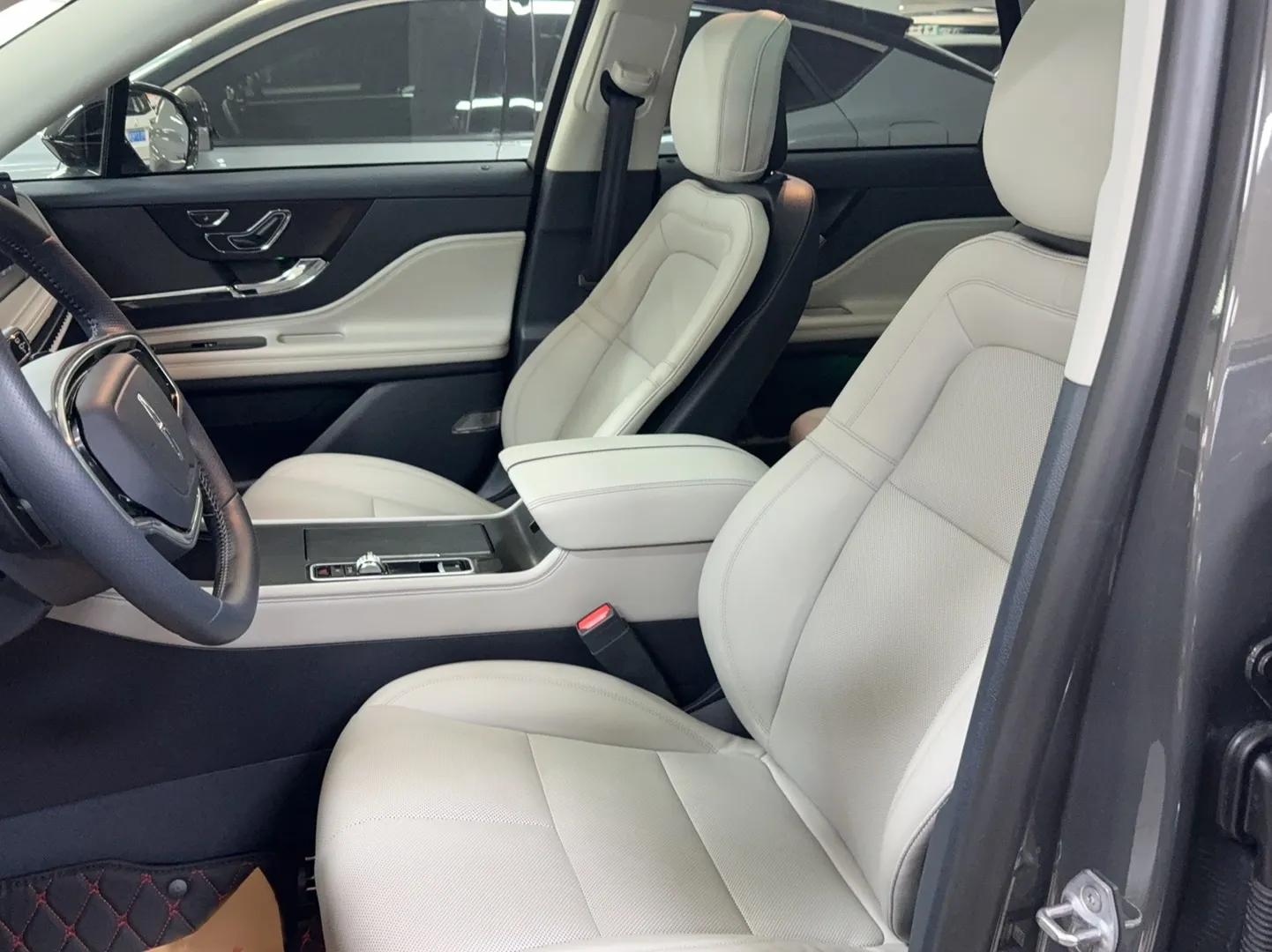 Lincoln Corsair 2023 2.0T Two-Wheel Drive Luxury Edition — миниатюра 9