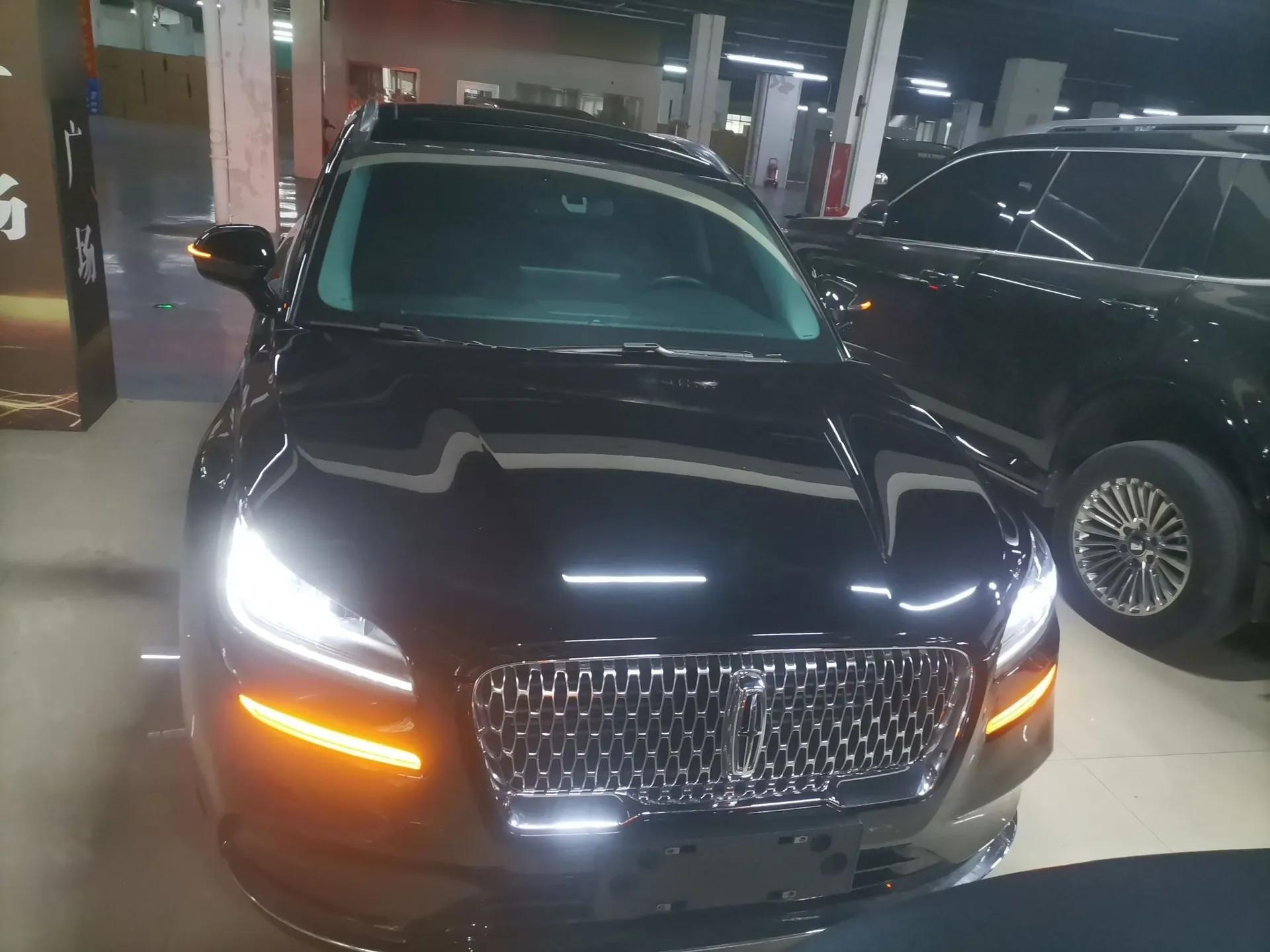 Lincoln Corsair 2022 2.0T Two-Wheel Drive Deluxe Edition — миниатюра 2