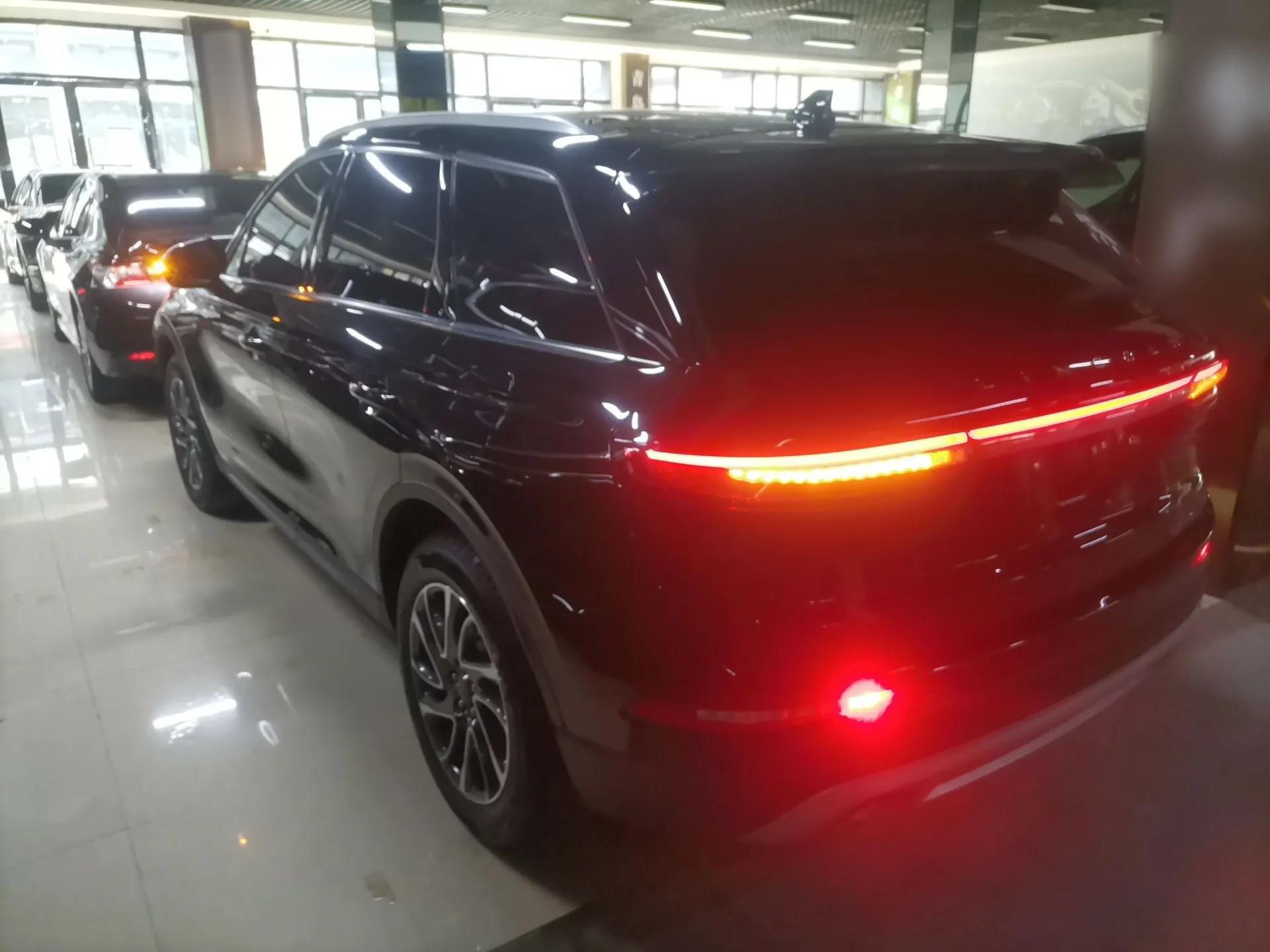 Lincoln Corsair 2022 2.0T Two-Wheel Drive Deluxe Edition — миниатюра 4