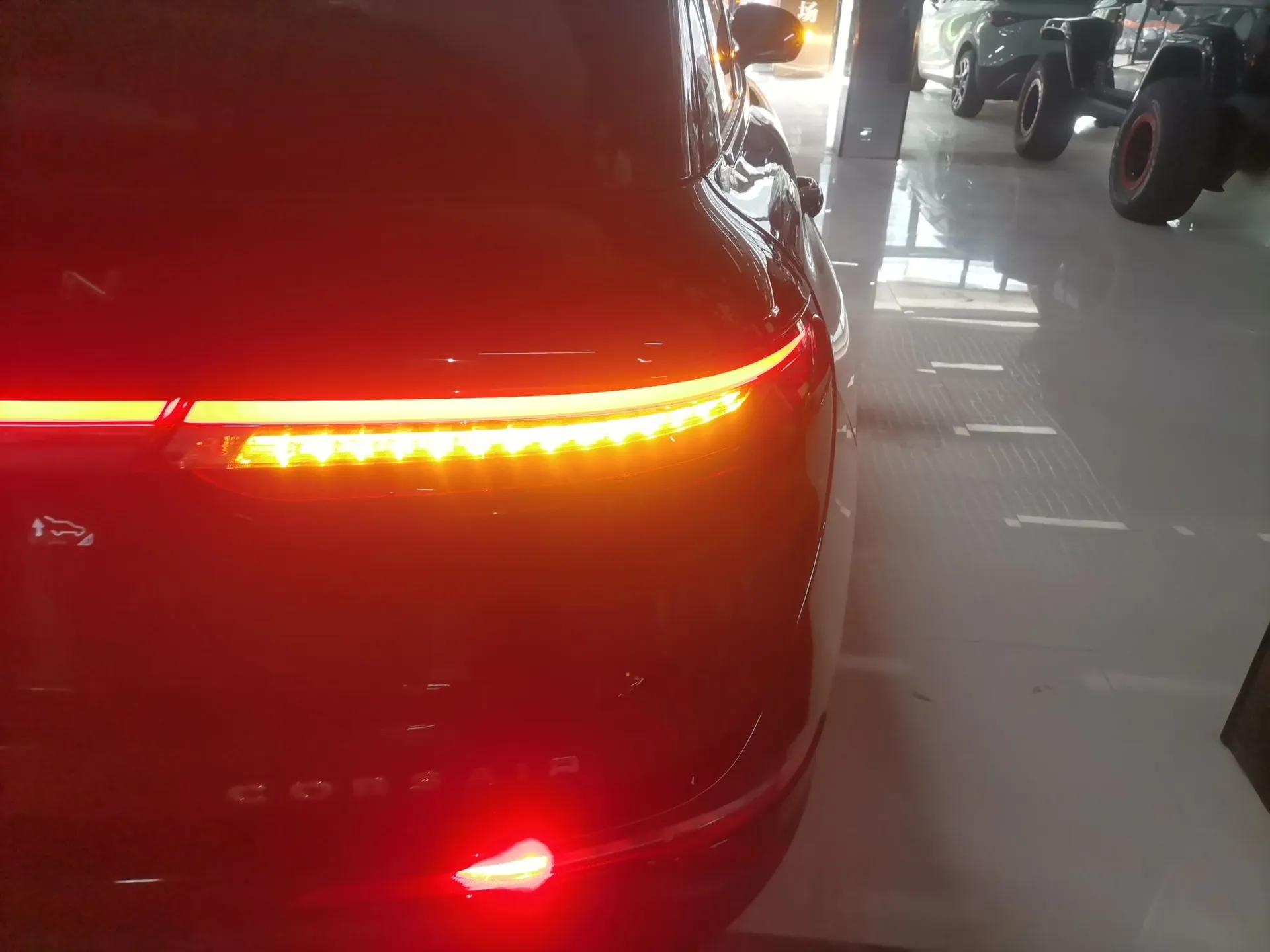 Lincoln Corsair 2022 2.0T Two-Wheel Drive Deluxe Edition — миниатюра 7