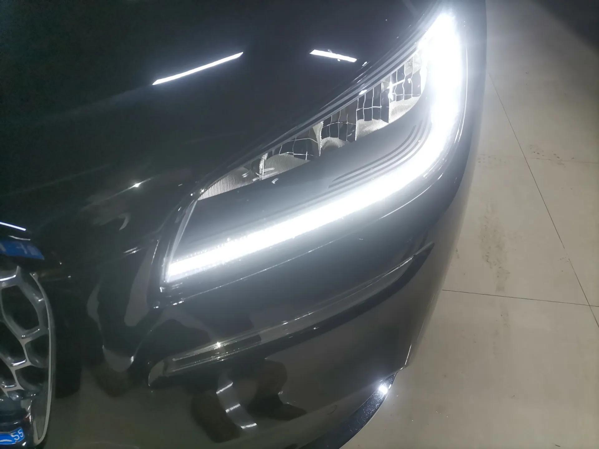 Lincoln Corsair 2022 2.0T Two-Wheel Drive Deluxe Edition — миниатюра 9