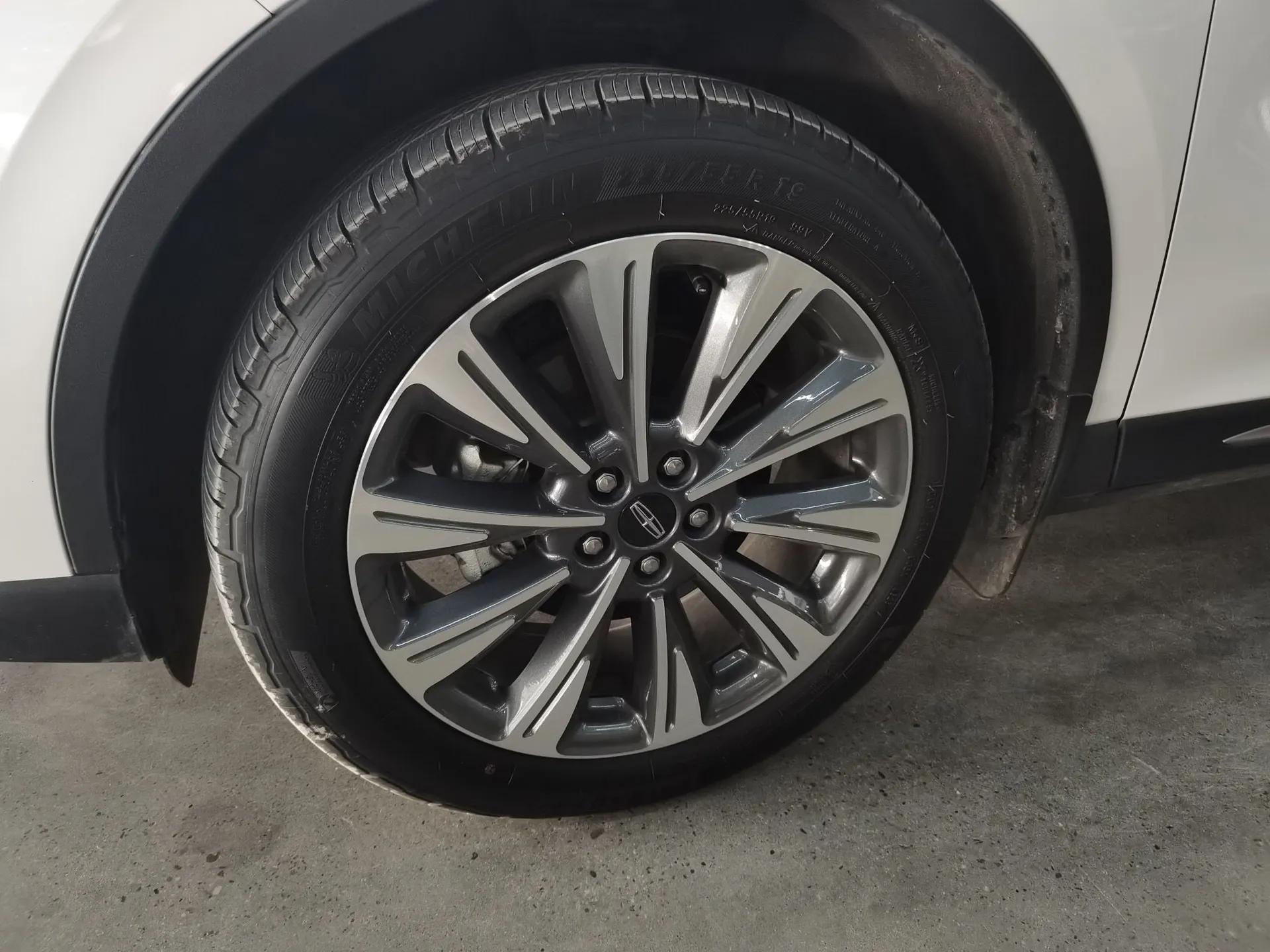 Lincoln Corsair 2022 Revised Version 2.0T Two-Wheel Drive Luxury Edition — миниатюра 9